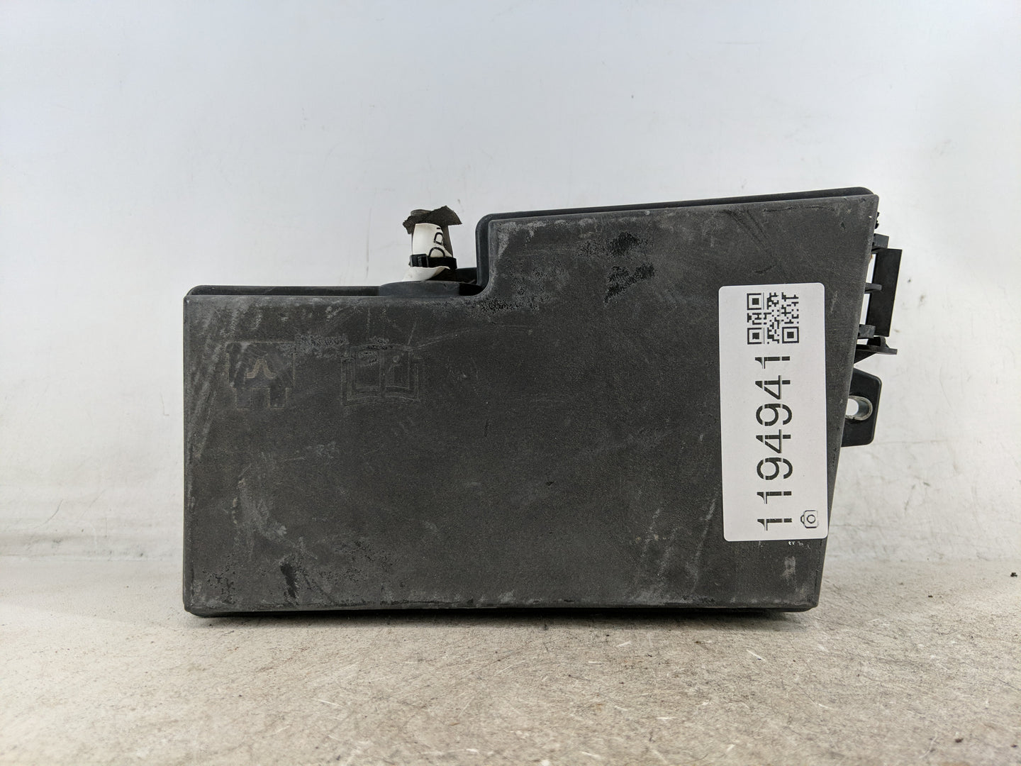 2012-2014 Ford Focus Fusebox Fuse Box Panel Relay Module P/N:AV6T-14A142-AB AV6T-14A076-AB Fits Fits 2012 2013 2014 OEM Used
