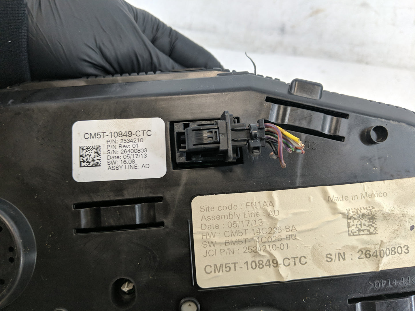 2013-2014 Ford Focus Instrument Cluster Speedometer Gauges P/N:CM5T-10849-CTC Fits Fits 2013 2014 OEM Used Auto Parts - Oemu