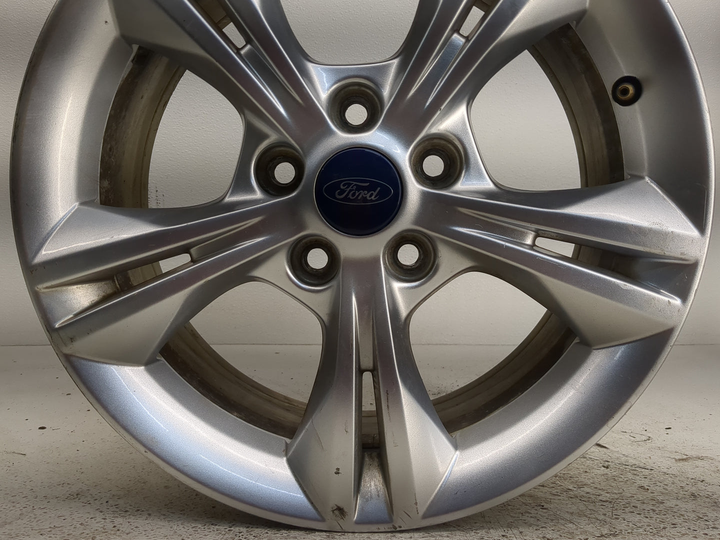 2012-2014 Ford Focus Oem Wheel Rim 1223583 - Oemusedautoparts1.com