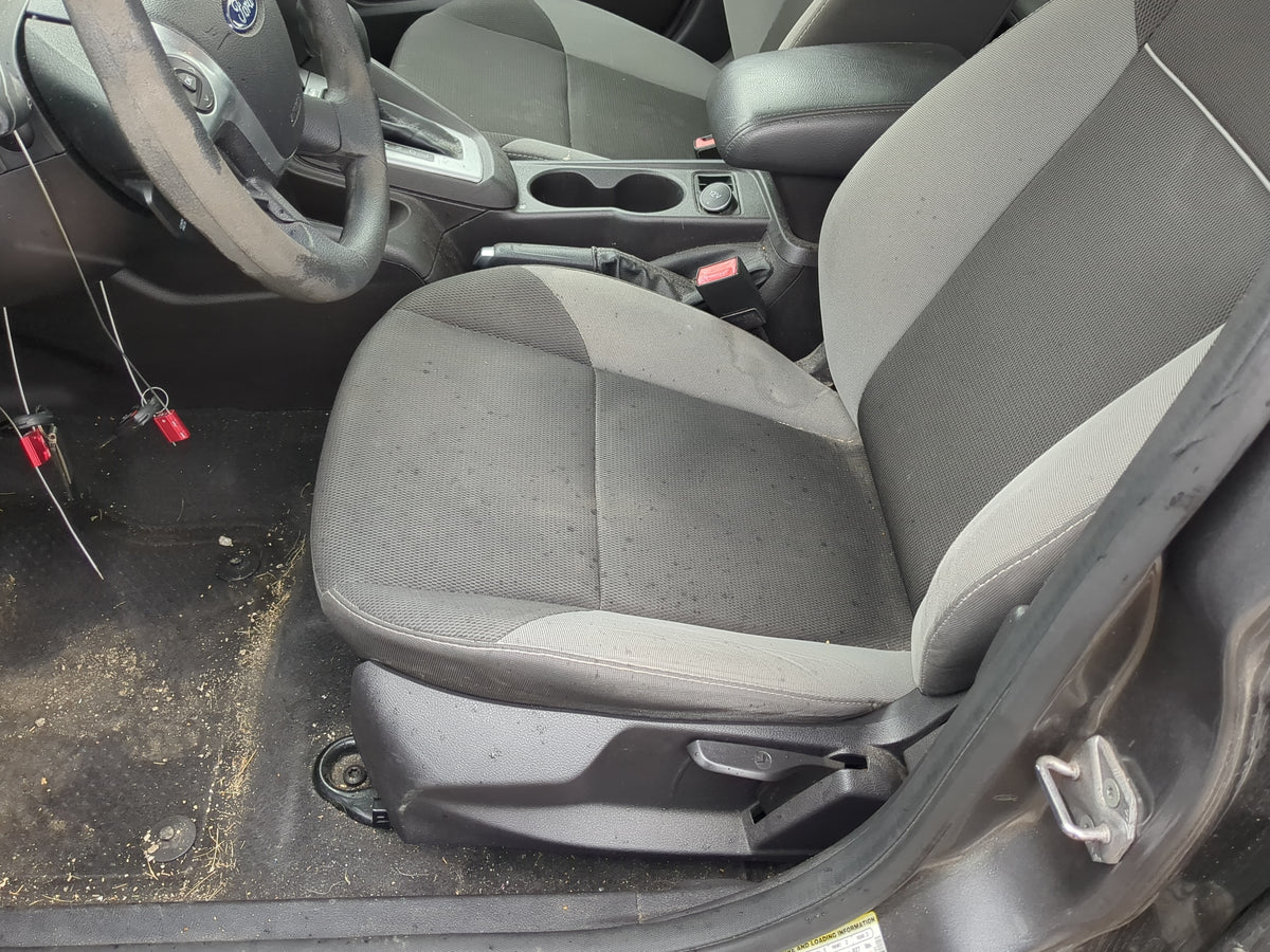 2013-2014 Ford Focus Driver Front Seat Oem 1223971 - Oemusedautoparts1.com