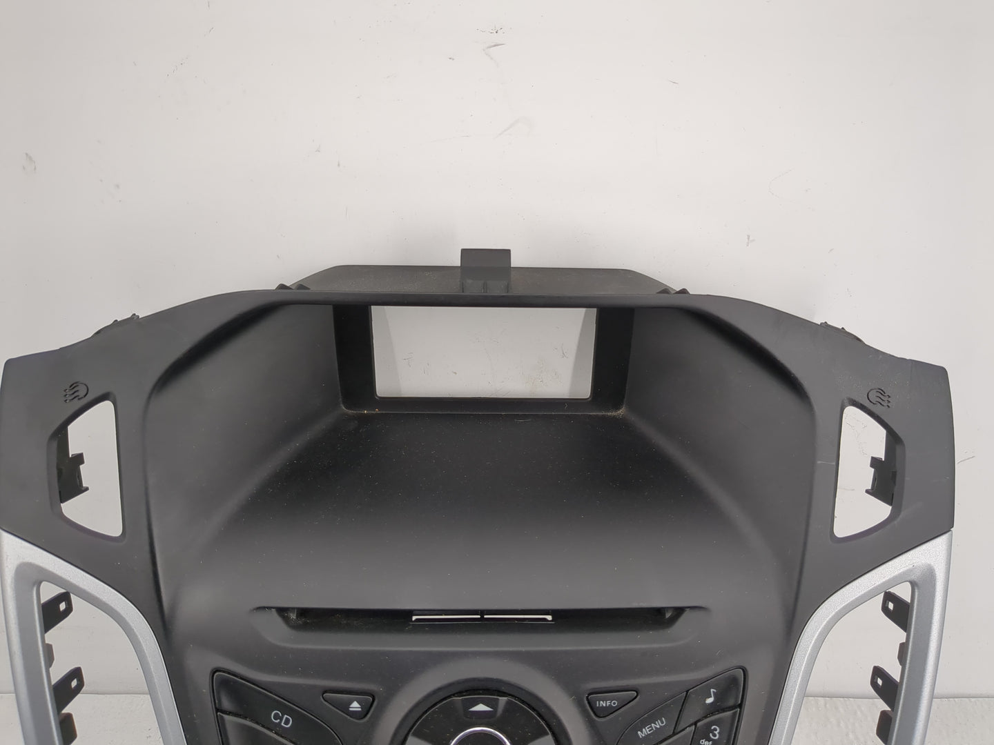 2013 Ford Focus Radio AM FM Cd Player Receiver Replacement P/N:CM51-18835-JAW Fits OEM Used Auto Parts - Oemusedautoparts1.c