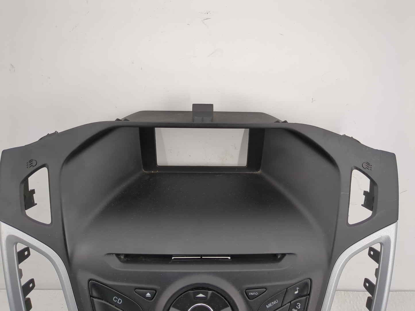 2013 Ford Focus Radio AM FM Cd Player Receiver Replacement P/N:CM51-18835-JAW Fits OEM Used Auto Parts - Oemusedautoparts1.c