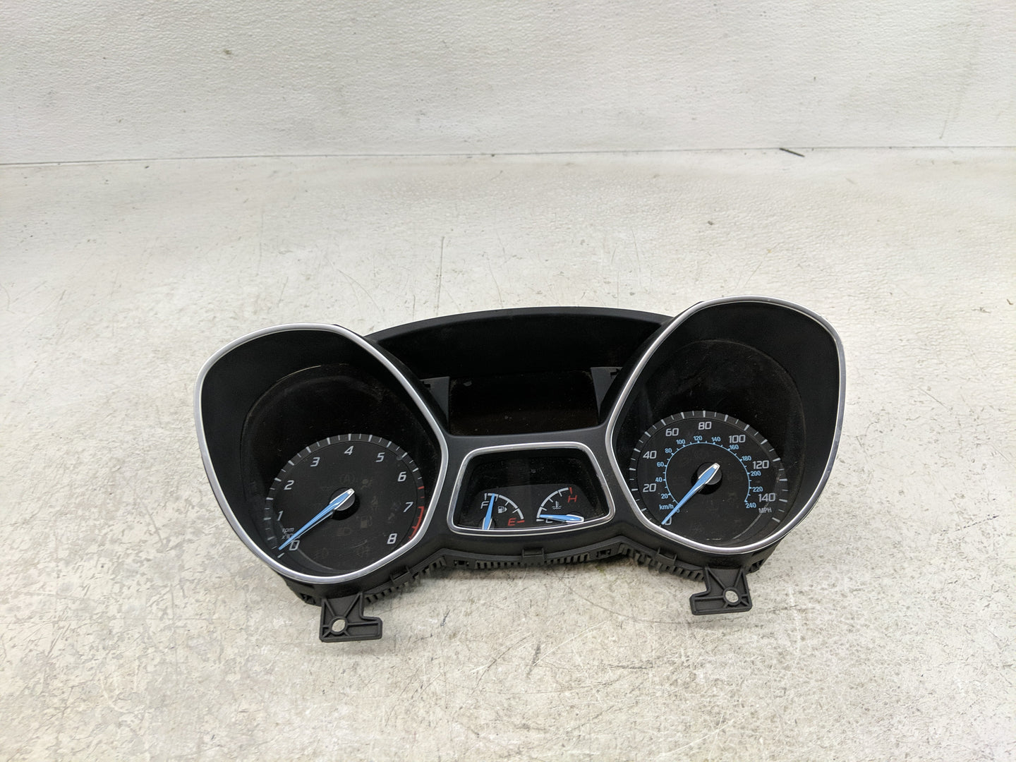 2013-2014 Ford Focus Instrument Cluster Speedometer Gauges P/N:CM5T-10849-CTC Fits Fits 2013 2014 OEM Used Auto Parts - Oemu