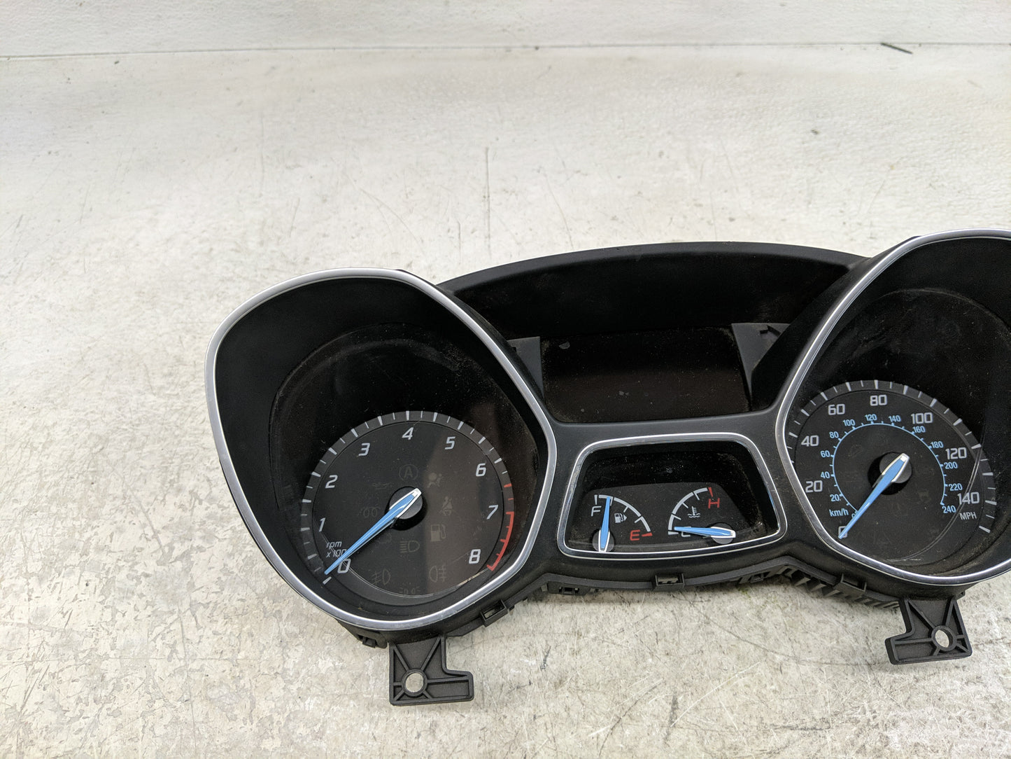 2013-2014 Ford Focus Instrument Cluster Speedometer Gauges P/N:CM5T-10849-CTC Fits Fits 2013 2014 OEM Used Auto Parts - Oemu