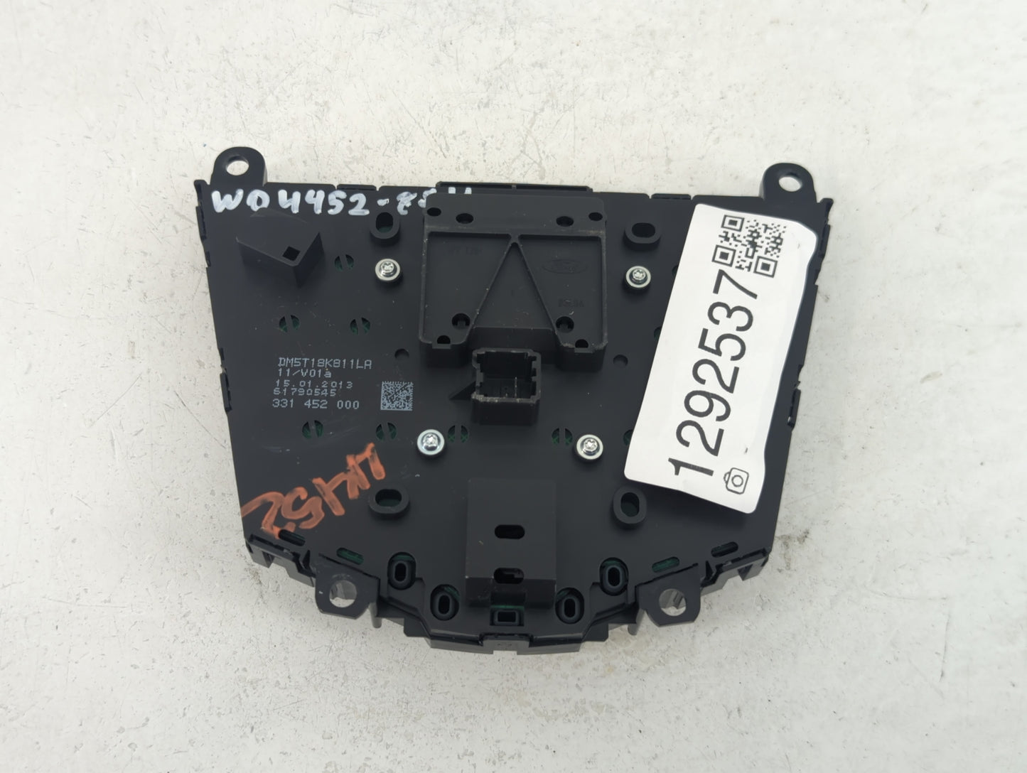 2013-2014 Ford Focus Radio AM FM Cd Player Receiver Replacement P/N:DM5T18K811LA Fits Fits 2013 2014 OEM Used Auto Parts - O