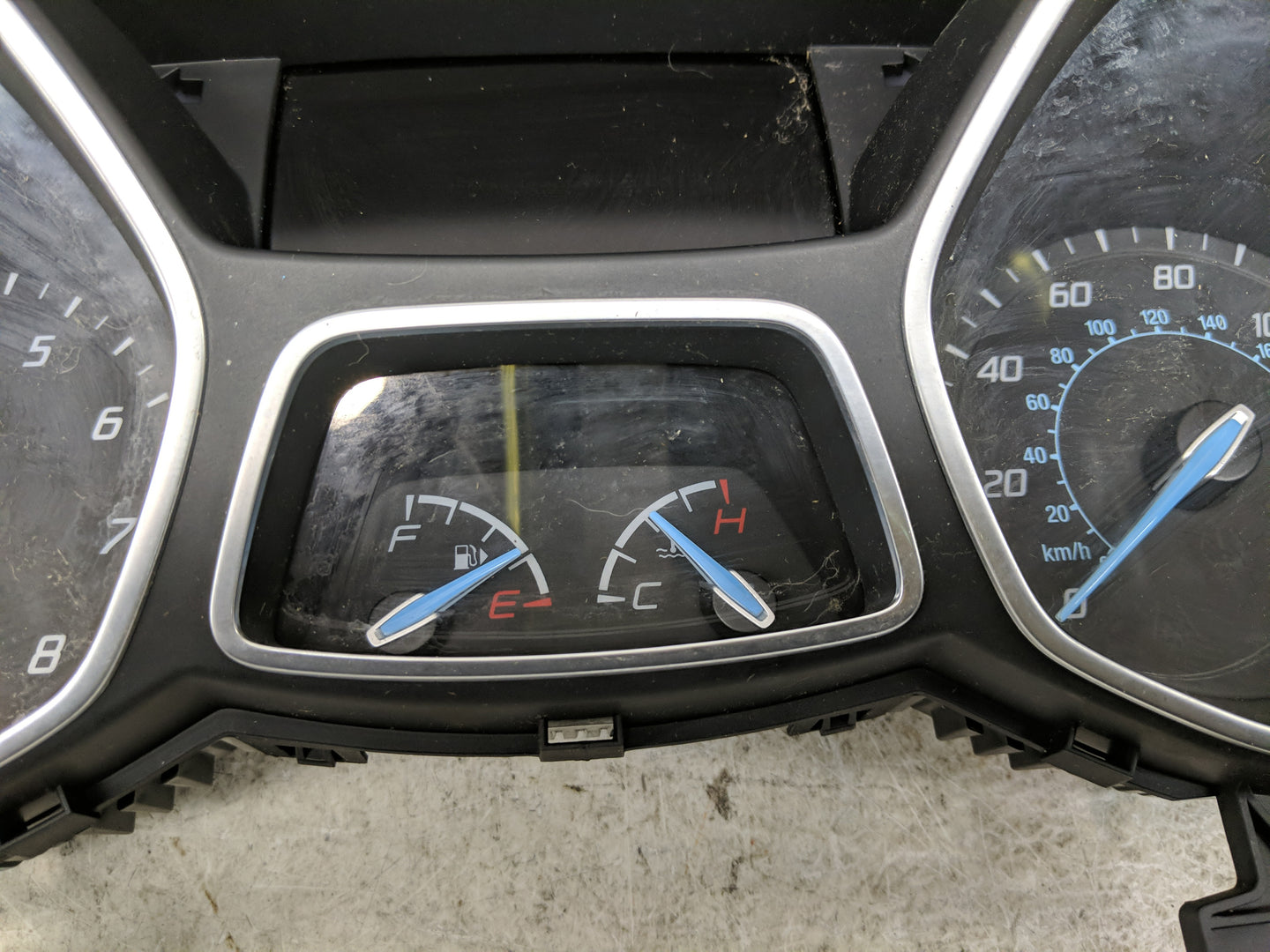 2013-2014 Ford Focus Instrument Cluster Speedometer Gauges P/N:CM5T-10849-CTC Fits Fits 2013 2014 OEM Used Auto Parts - Oemu