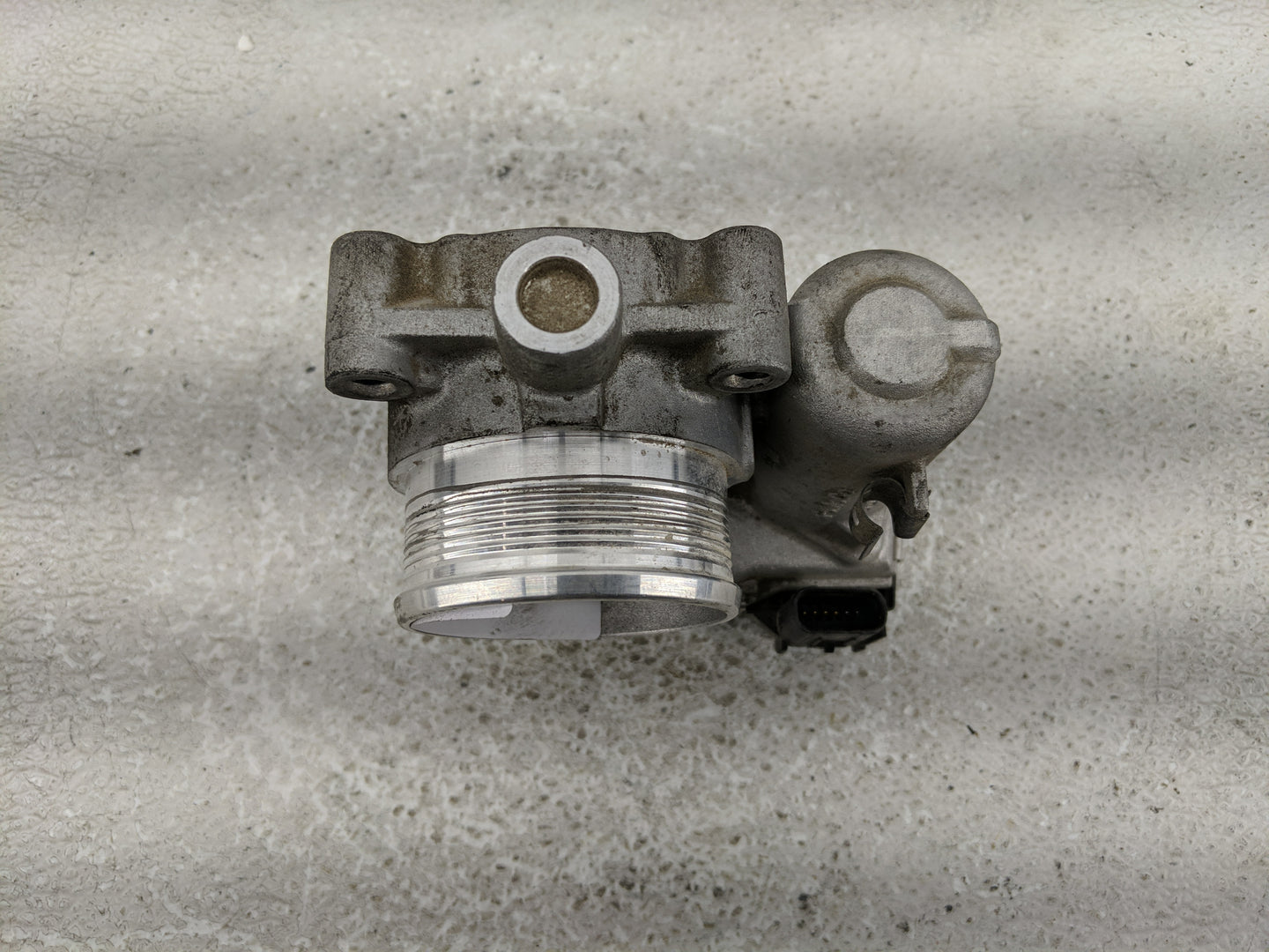 2012-2013 Ford Focus Throttle Body P/N:0 280 750 585 Fits Fits 2012 2013 2014 2015 2016 2017 OEM Used Auto Parts - Oemusedau