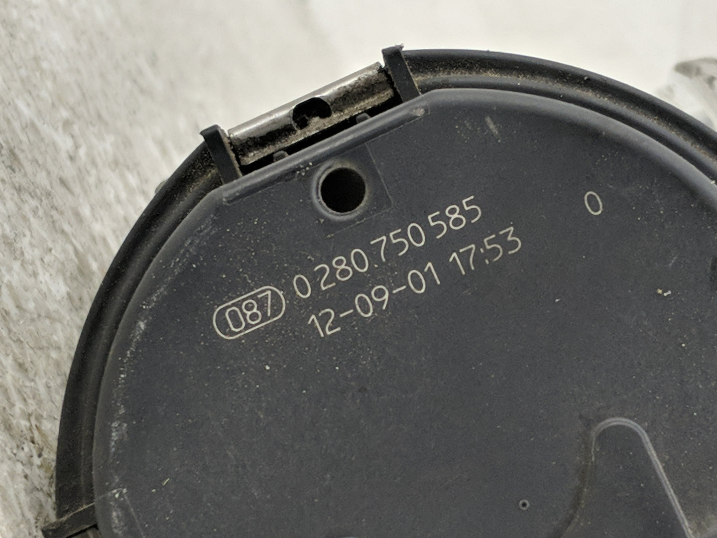 2012-2013 Ford Focus Throttle Body P/N:0 280 750 585 Fits Fits 2012 2013 2014 2015 2016 2017 OEM Used Auto Parts - Oemusedau