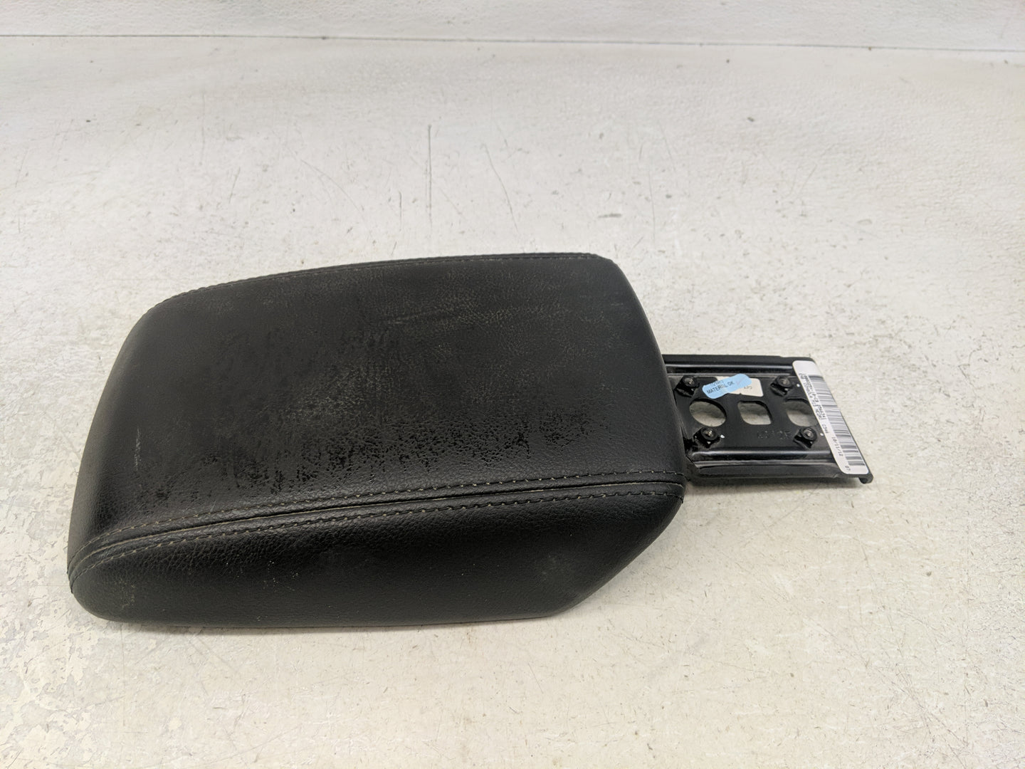 2013 Ford Focus Center Console Armrest Cover Lid Fits OEM Used Auto Parts - Oemusedautoparts1.com