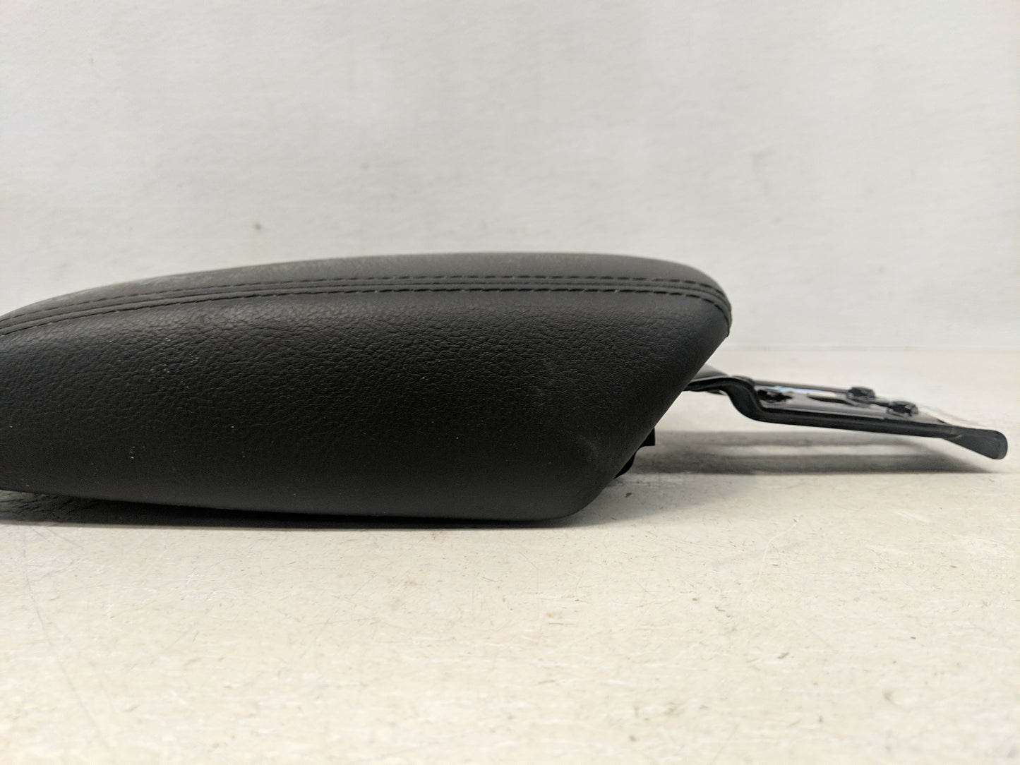 2013 Ford Focus Center Console Armrest Cover Lid Fits OEM Used Auto Parts - Oemusedautoparts1.com