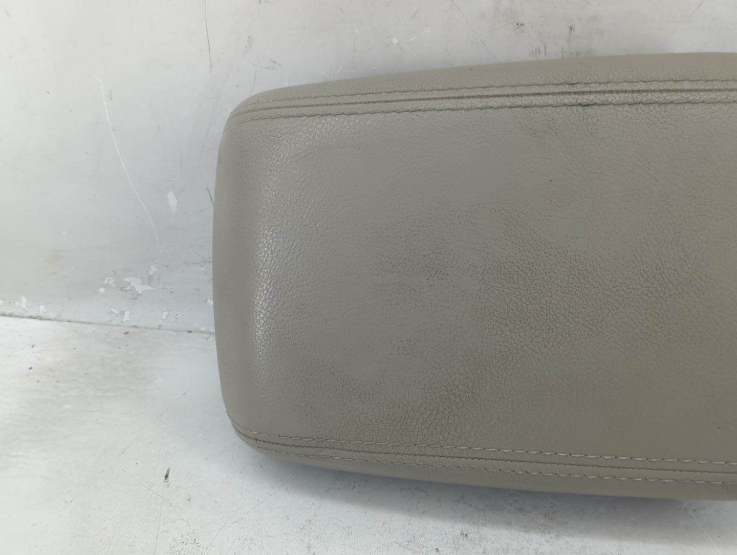 2013 Ford Focus Center Console Armrest Cover Lid Fits OEM Used Auto Parts - Oemusedautoparts1.com