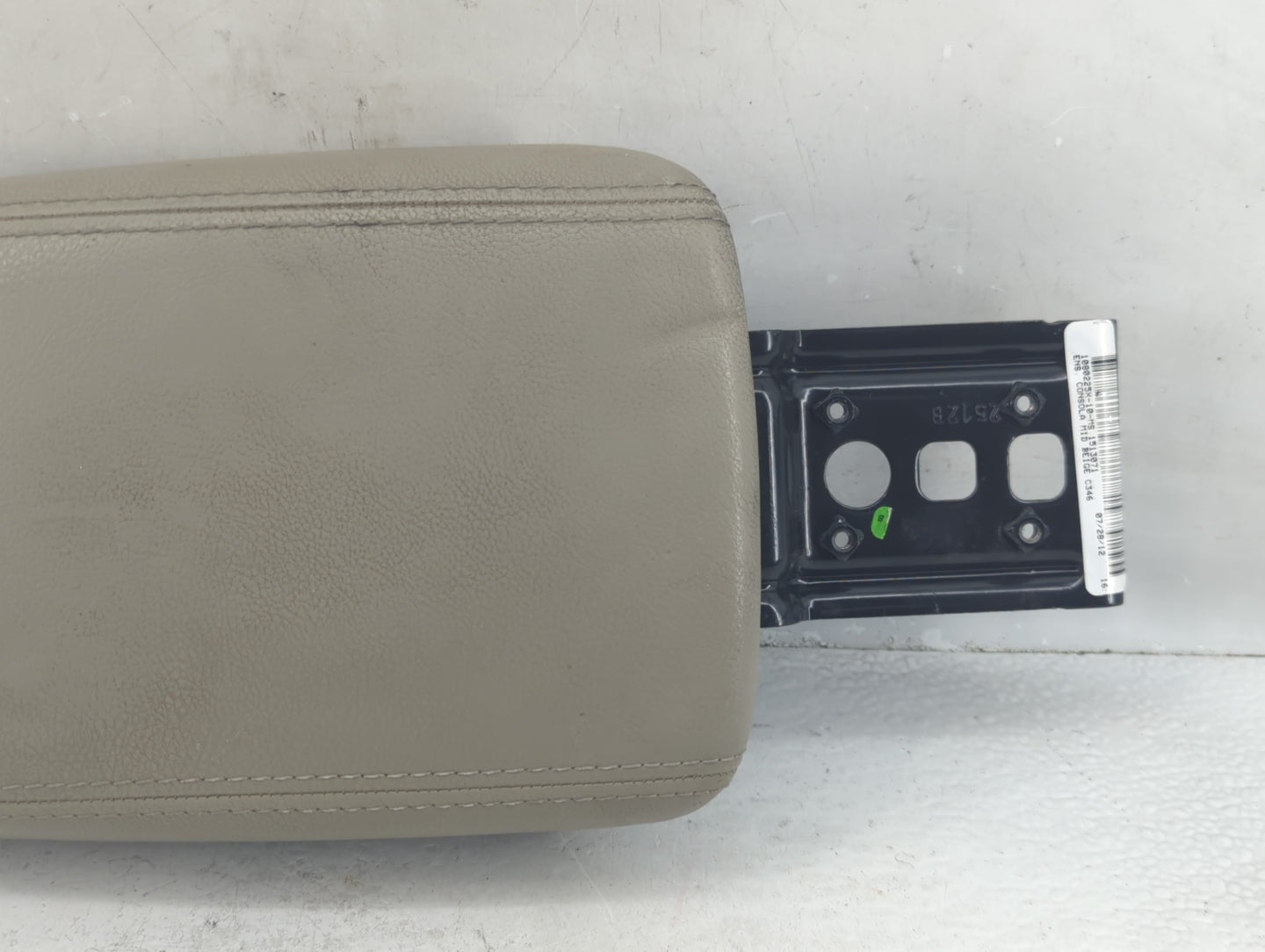 2013 Ford Focus Center Console Armrest Cover Lid Fits OEM Used Auto Parts - Oemusedautoparts1.com