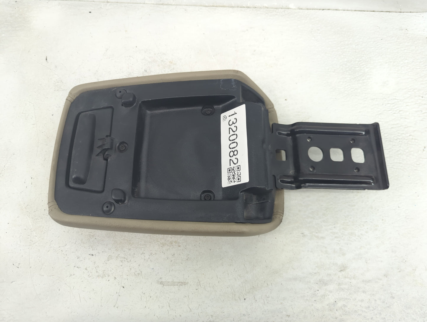 2013 Ford Focus Center Console Armrest Cover Lid Fits OEM Used Auto Parts - Oemusedautoparts1.com