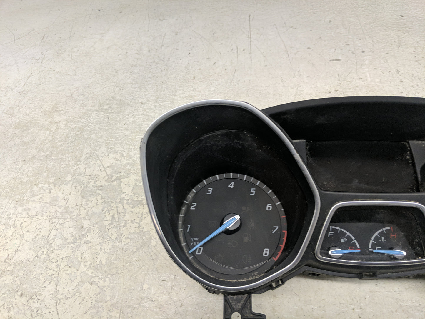 2013-2014 Ford Focus Instrument Cluster Speedometer Gauges P/N:CM5T-10849-CTB Fits Fits 2013 2014 OEM Used Auto Parts - Oemu