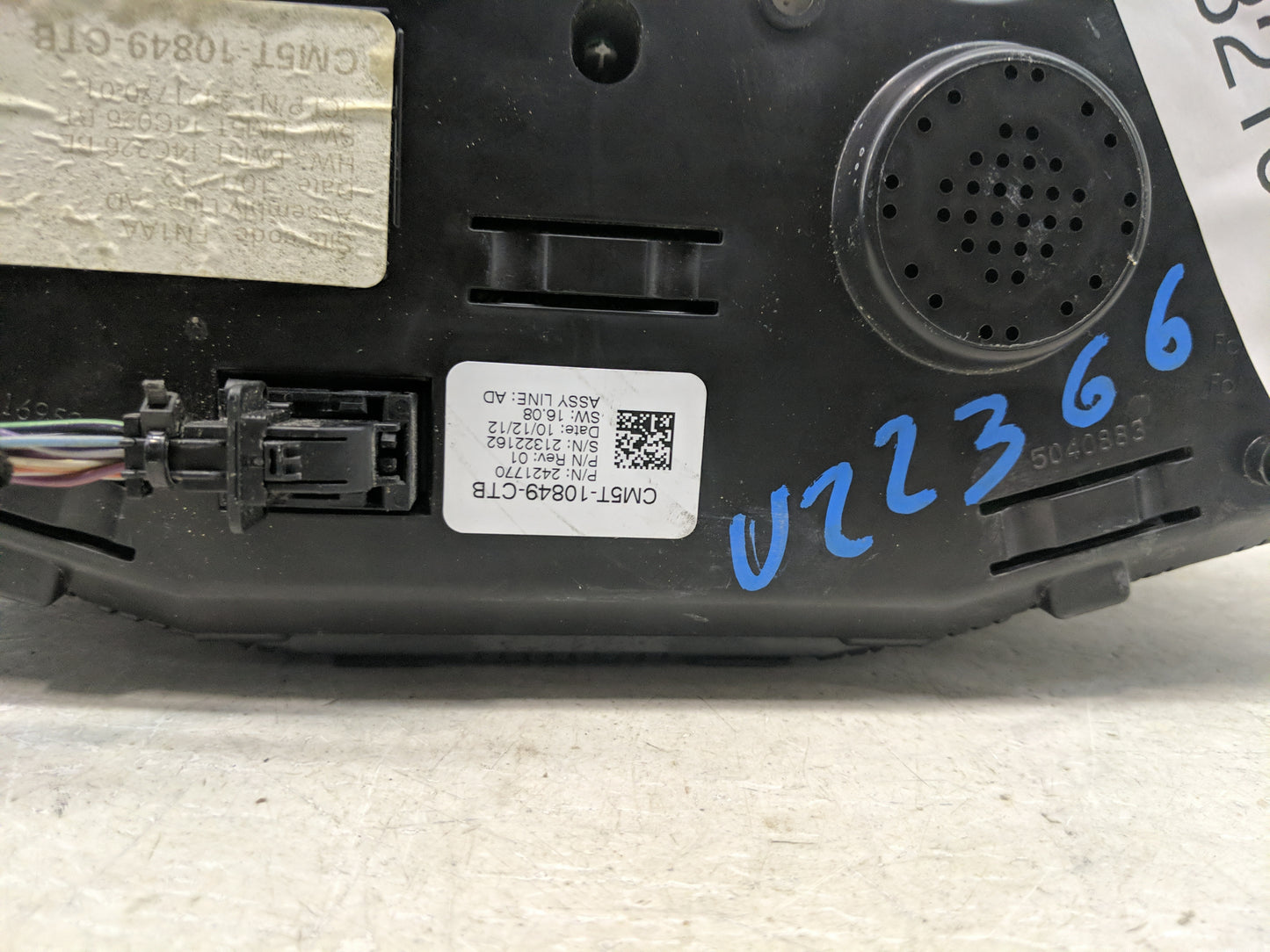 2013-2014 Ford Focus Instrument Cluster Speedometer Gauges P/N:CM5T-10849-CTB Fits Fits 2013 2014 OEM Used Auto Parts - Oemu