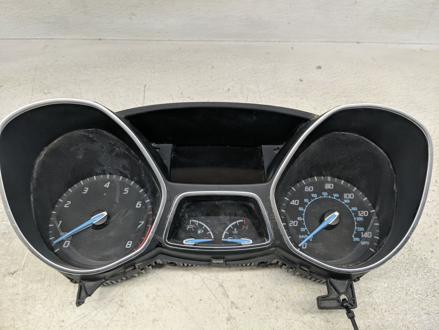 2013-2014 Ford Focus Instrument Cluster Speedometer Gauges P/N:CM5T-10849-CTC Fits Fits 2013 2014 OEM Used Auto Parts - Oemu
