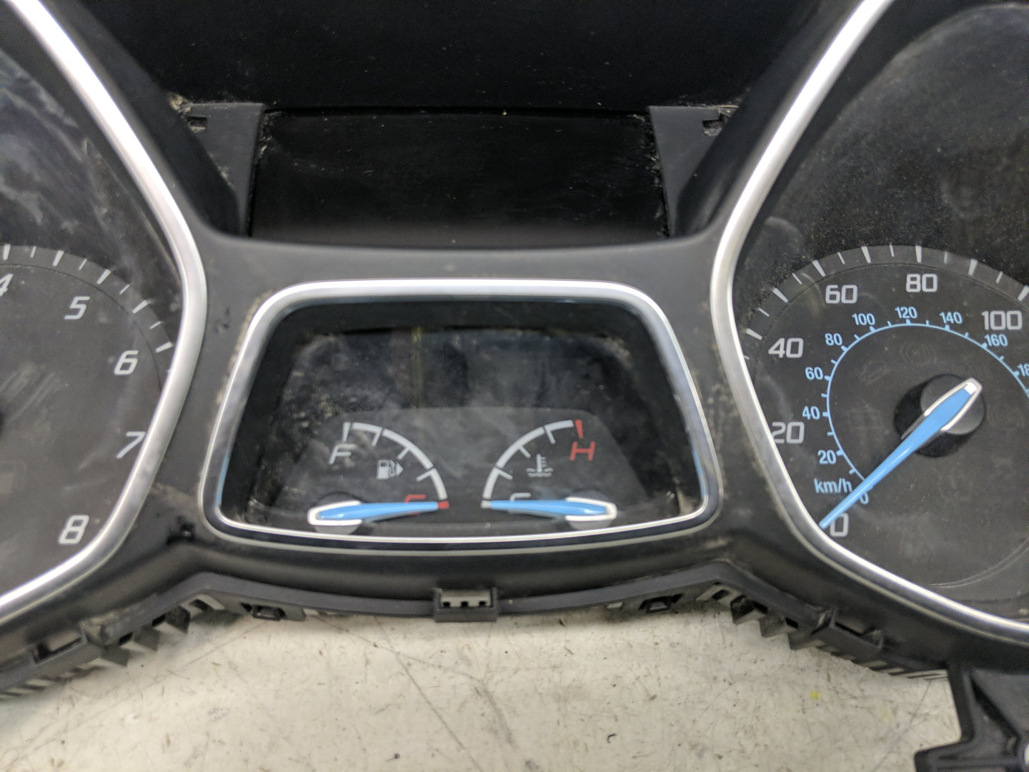 2013-2014 Ford Focus Instrument Cluster Speedometer Gauges P/N:CM5T-10849-CTC Fits Fits 2013 2014 OEM Used Auto Parts - Oemu