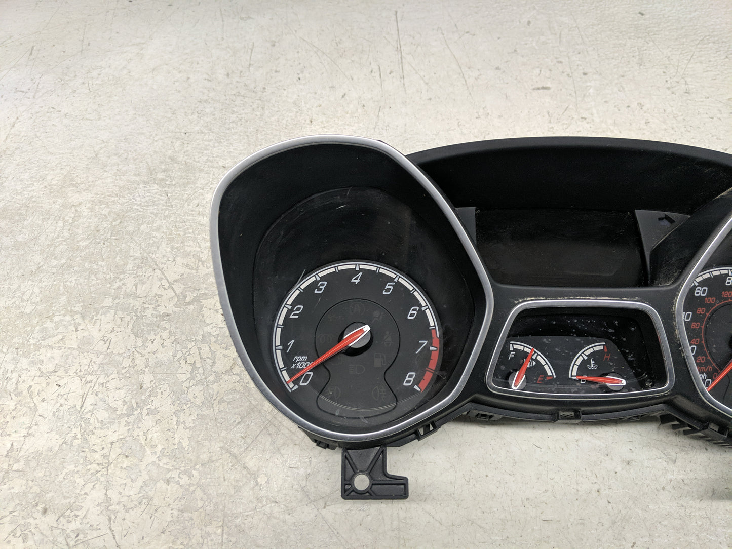 2013-2014 Ford Focus Instrument Cluster Speedometer Gauges P/N:CM5T-10849-ASD Fits Fits 2013 2014 OEM Used Auto Parts - Oemu