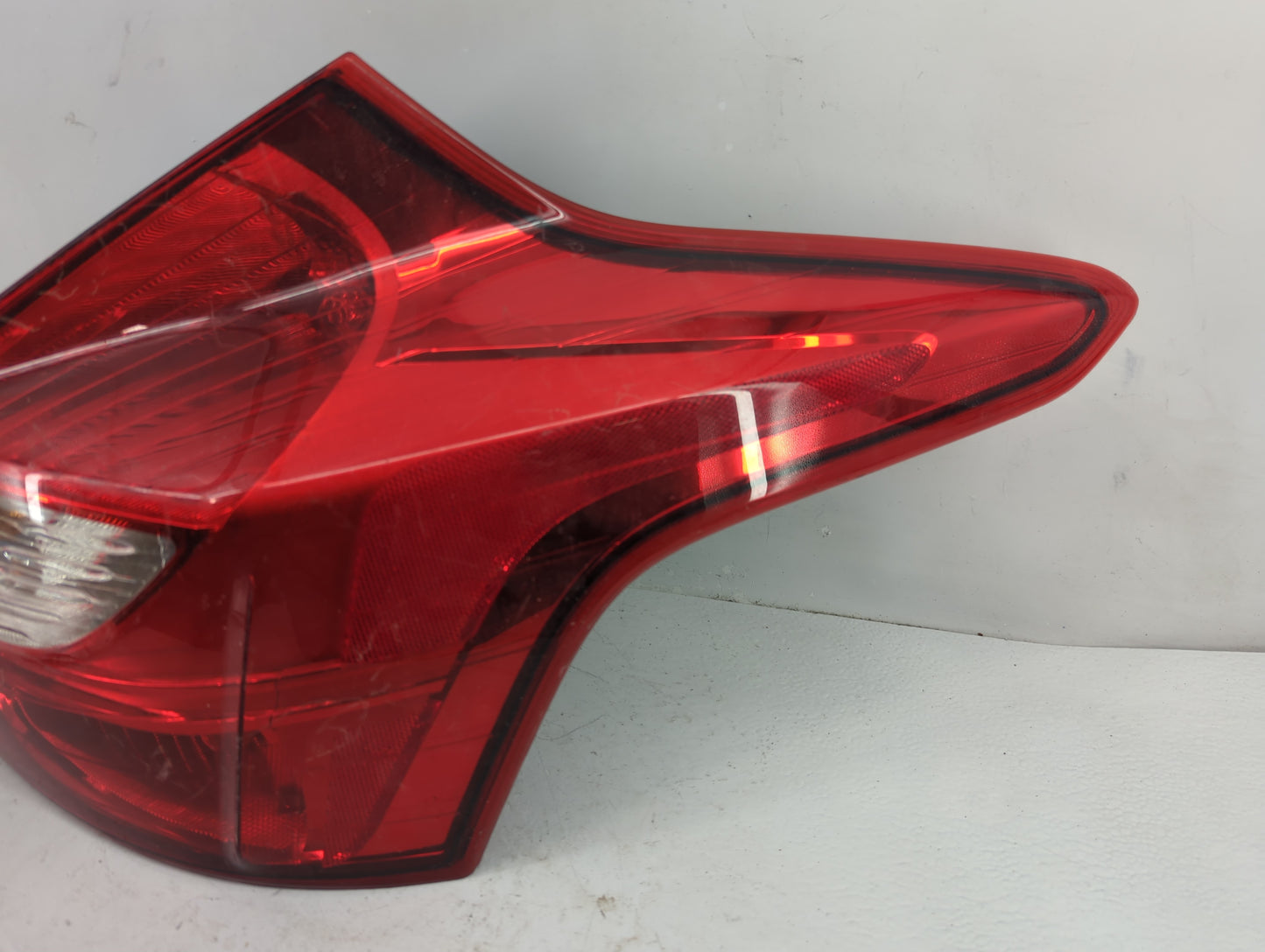 2012-2014 Ford Focus Tail Light Assembly Passenger Right OEM P/N:BM51-13404-F Fits Fits 2012 2013 2014 OEM Used Auto Parts -