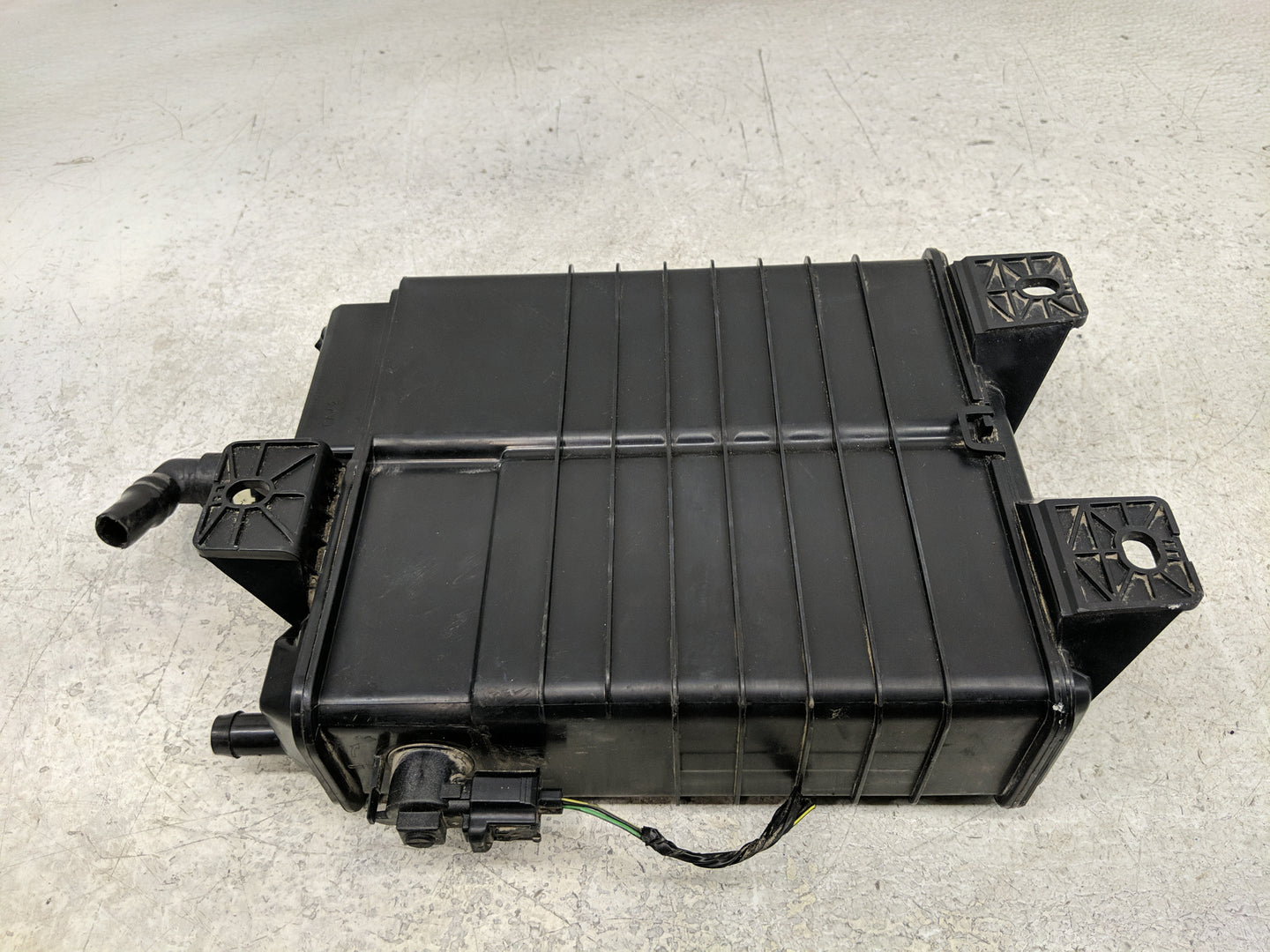 2013 Ford Focus Fuel Vapor Charcoal Canister 1357772 - Oemusedautoparts1.com