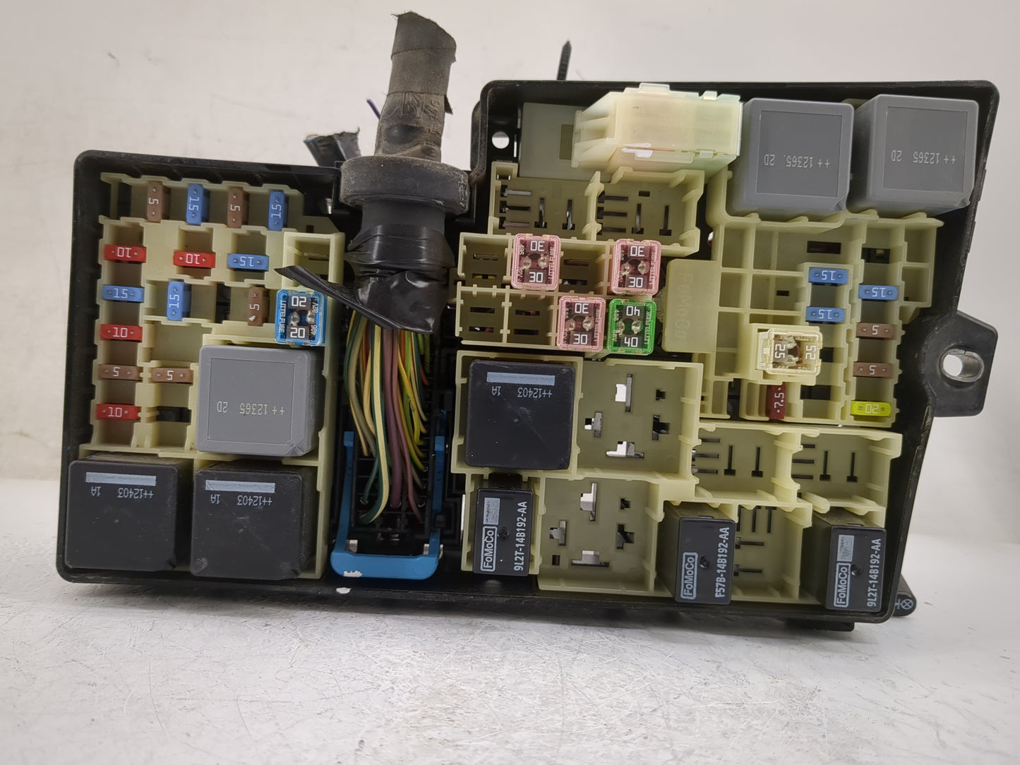 2012-2014 Ford Focus Fusebox Fuse Box Panel Relay Module Fits Fits 2012 2013 2014 OEM Used Auto Parts - Oemusedautoparts1.co