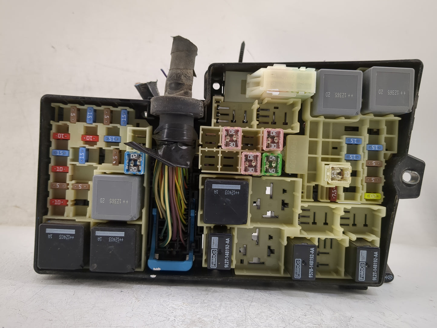 2012-2014 Ford Focus Fusebox Fuse Box Panel Relay Module Fits Fits 2012 2013 2014 OEM Used Auto Parts - Oemusedautoparts1.co