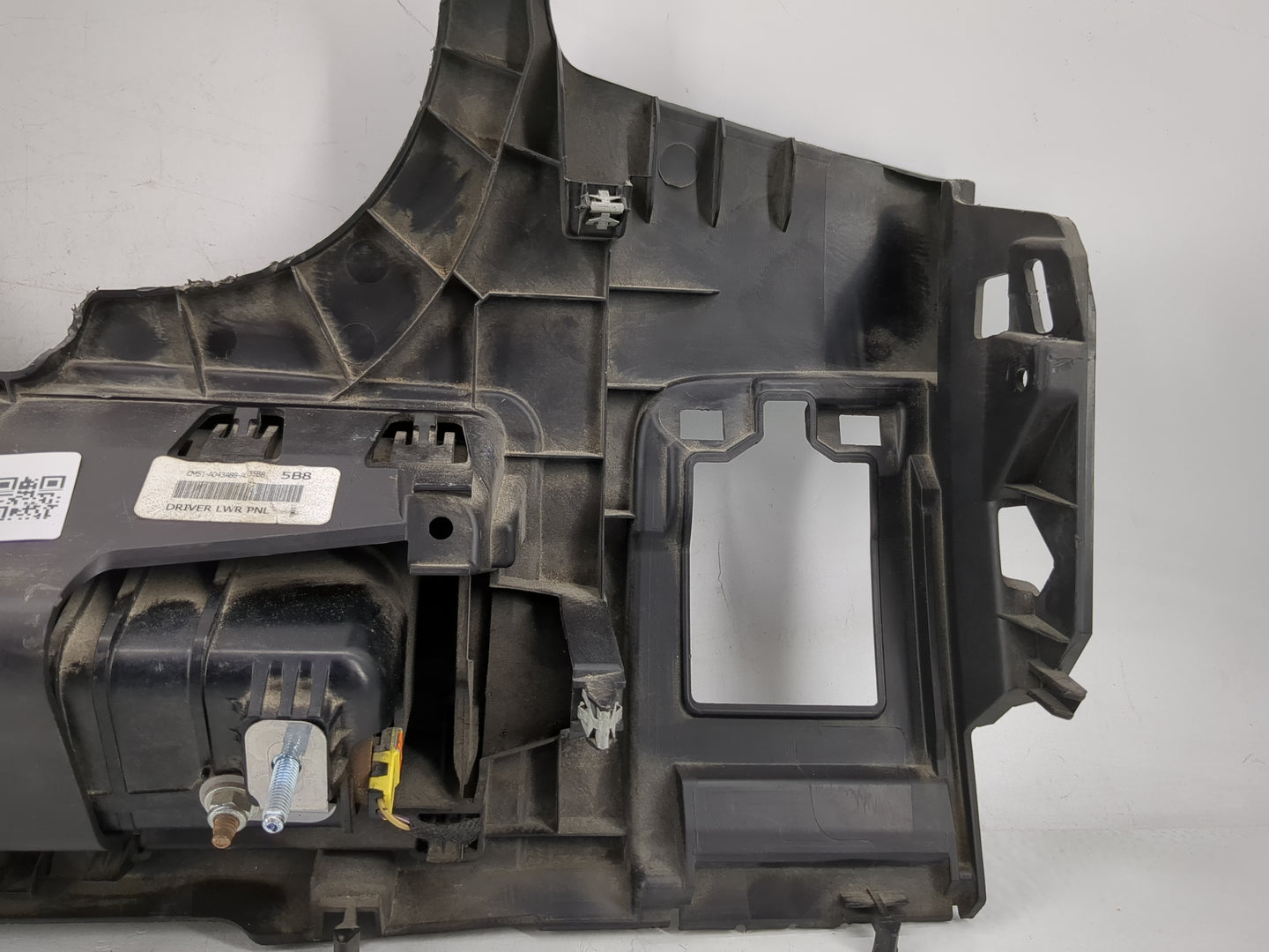 2013-2016 Ford Focus Air Bag Driver Left Knee OEM P/N:CM51-A043A88-A335BB Fits Fits 2013 2014 2015 2016 OEM Used Auto Parts 