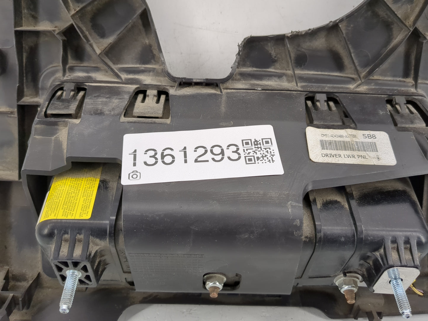 2013-2016 Ford Focus Air Bag Driver Left Knee OEM P/N:CM51-A043A88-A335BB Fits Fits 2013 2014 2015 2016 OEM Used Auto Parts 
