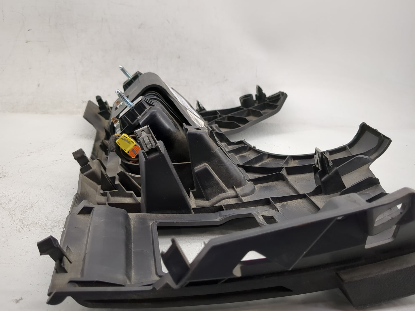 2013-2016 Ford Focus Air Bag Driver Left Knee OEM P/N:CM51-A043A88-A335BB Fits Fits 2013 2014 2015 2016 OEM Used Auto Parts 