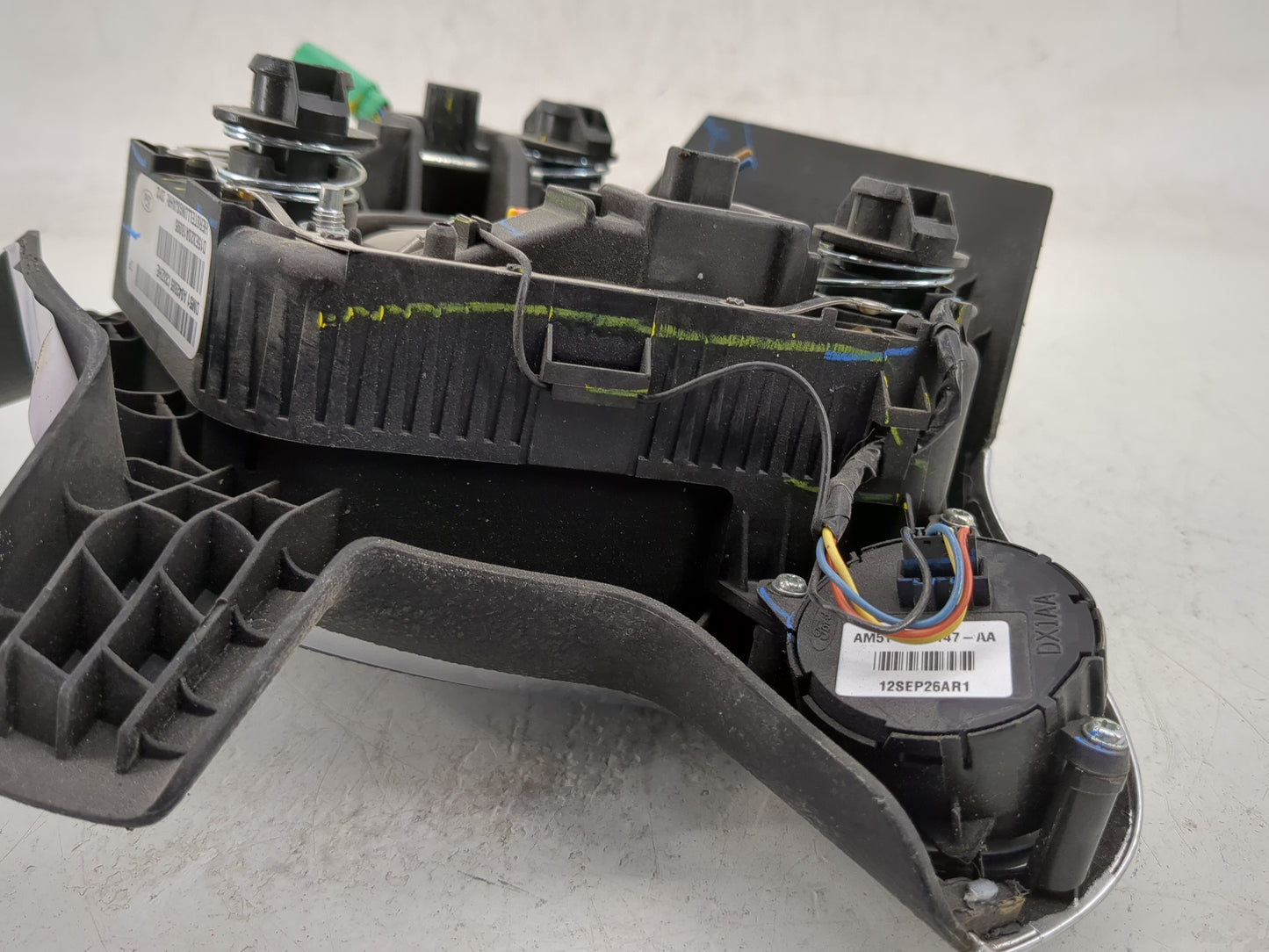 2012-2018 Ford Focus Air Bag Driver Left Steering Wheel Mounted P/N:DM51-A042B85-CB3ZHE Fits OEM Used Auto Parts - Oemusedau