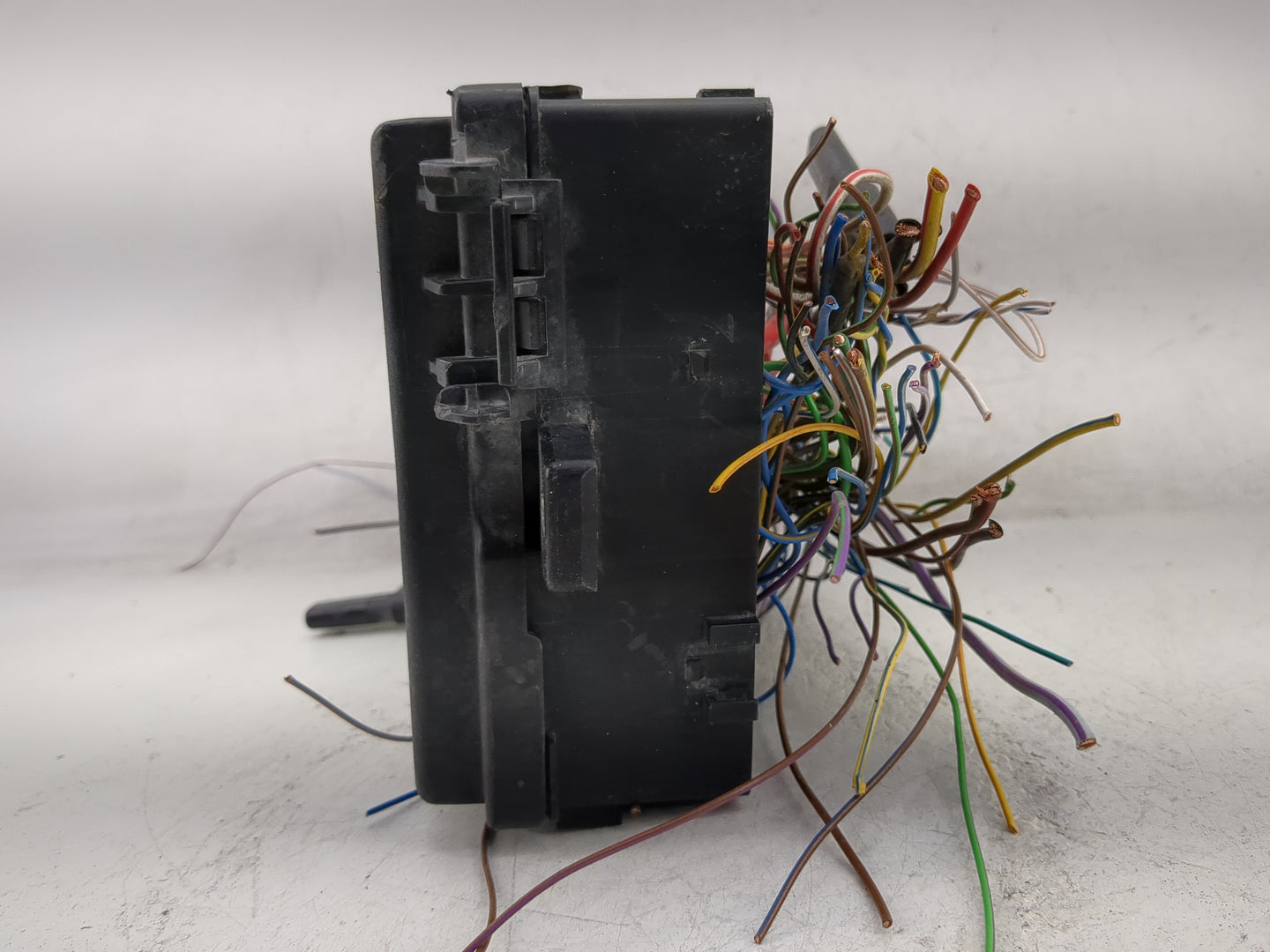 2012-2014 Ford Focus Fusebox Fuse Box Panel Relay Module Fits Fits 2012 2013 2014 OEM Used Auto Parts - Oemusedautoparts1.co