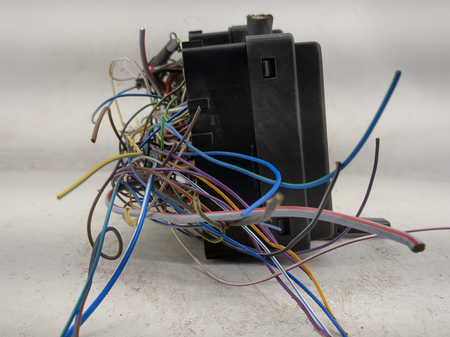 2012-2014 Ford Focus Fusebox Fuse Box Panel Relay Module Fits Fits 2012 2013 2014 OEM Used Auto Parts - Oemusedautoparts1.co
