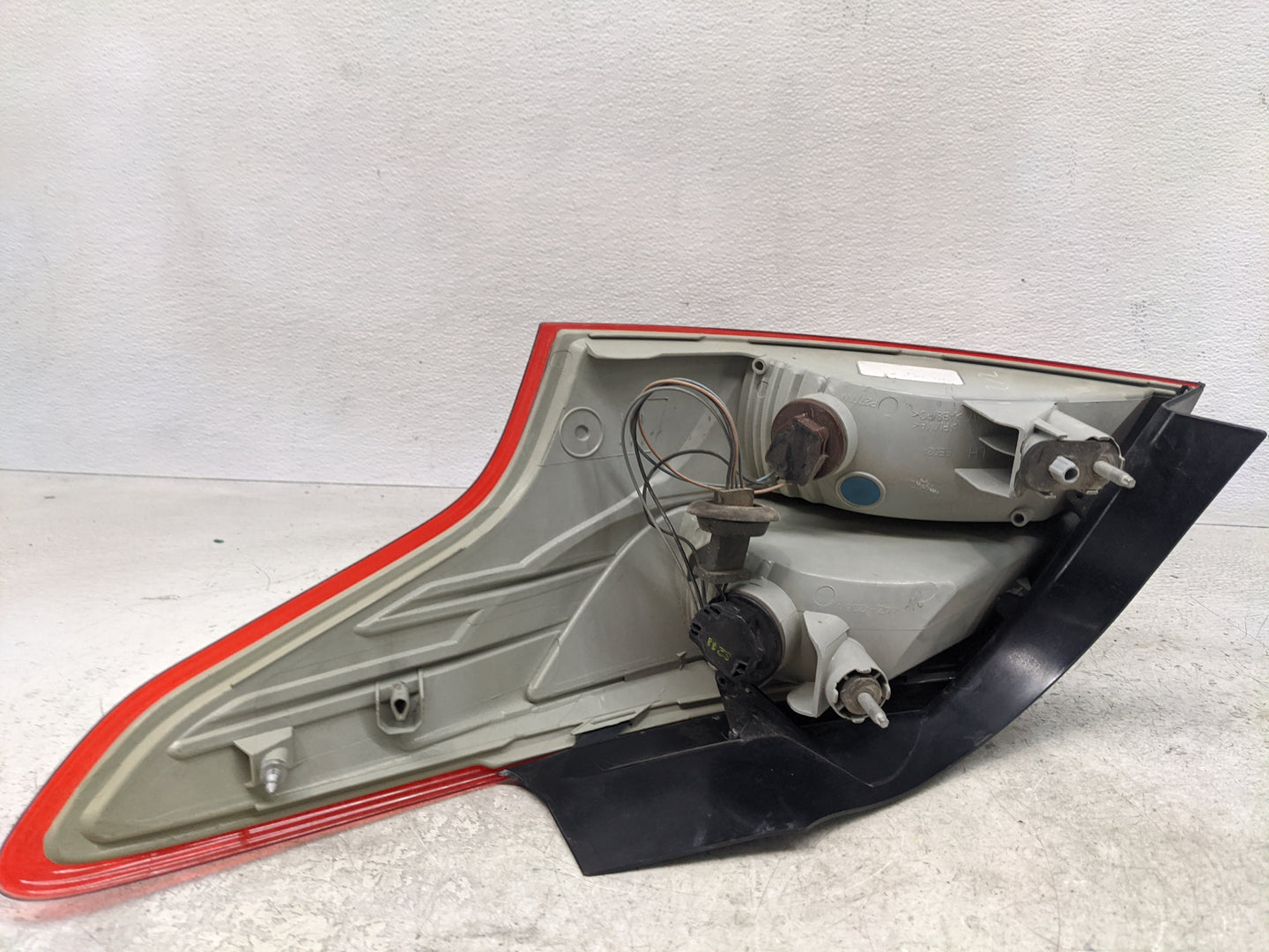 2012-2014 Ford Focus Tail Light Assembly Driver Left OEM P/N:44ZH-2067A Fits Fits 2012 2013 2014 OEM Used Auto Parts - Oemus