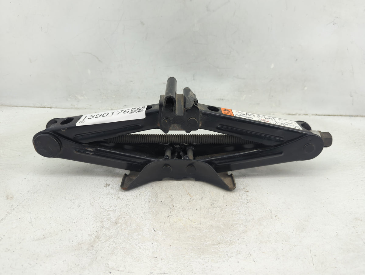 2013 Ford Focus Spare Scissor Car Jack 1390176 - Oemusedautoparts1.com
