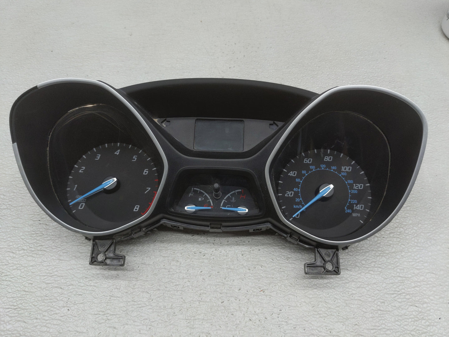 2013-2014 Ford Focus Instrument Cluster Speedometer Gauges P/N:CM5T-10849-CSD Fits Fits 2013 2014 OEM Used Auto Parts - Oemu