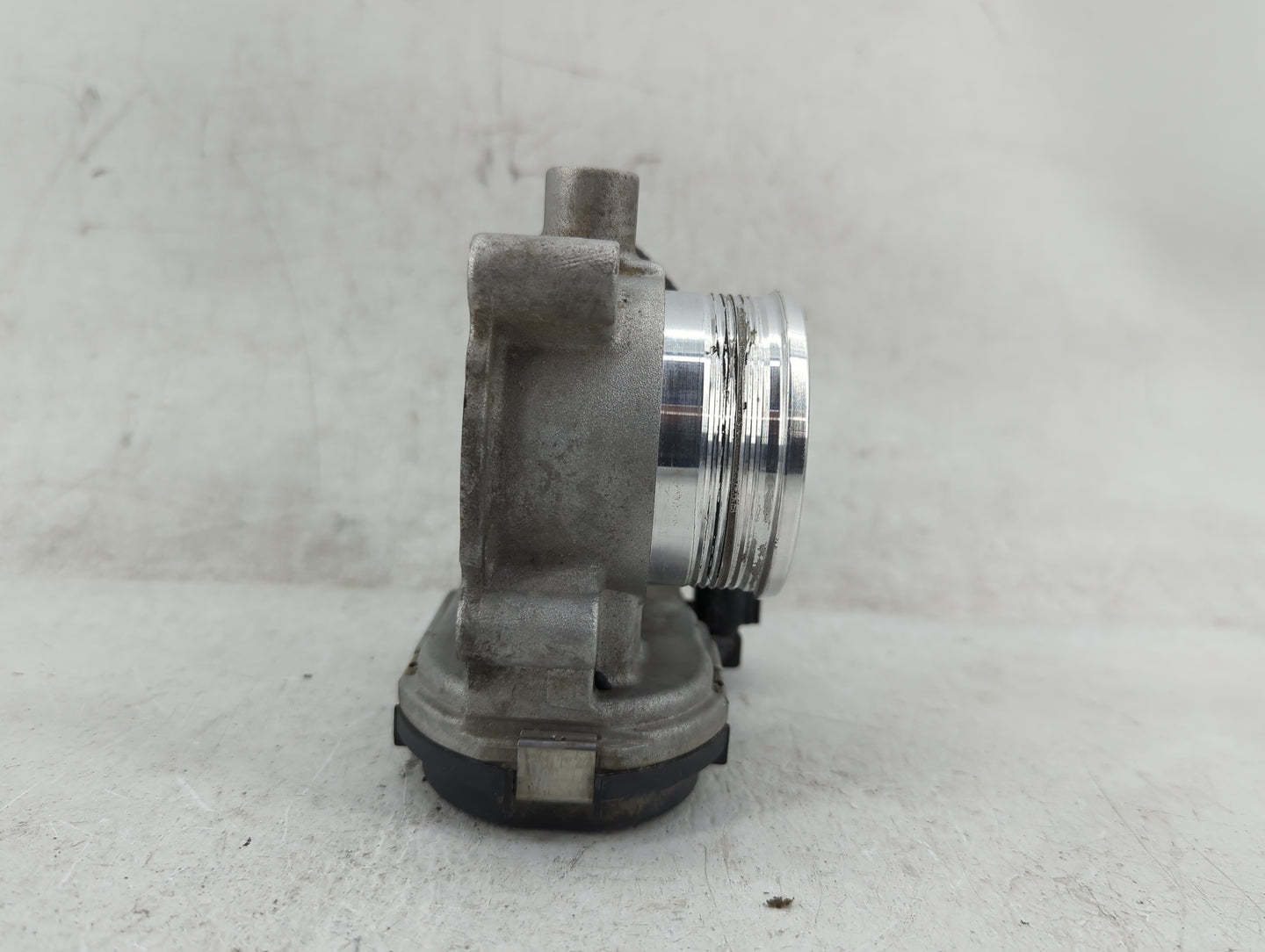 2012-2013 Ford Focus Throttle Body P/N:0280750586 Fits Fits 2012 2013 2014 2015 2016 2017 OEM Used Auto Parts - Oemusedautop