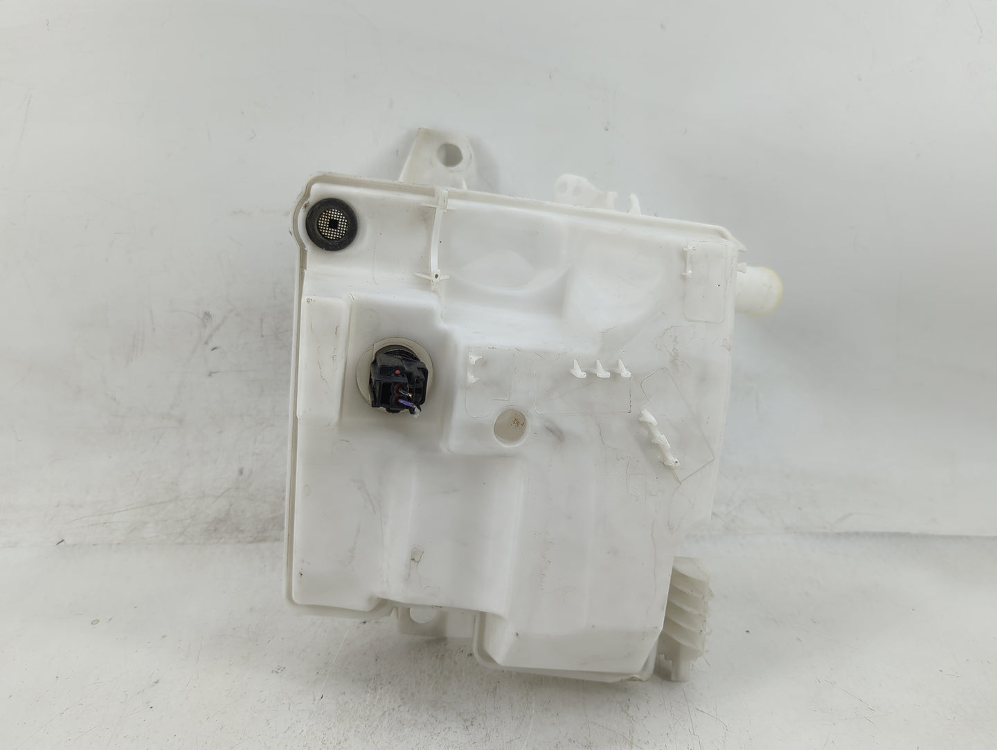 2013-2018 Ford Focus Radiator Coolant Overflow Expansion Tank Bottle - Oemusedautoparts1.com