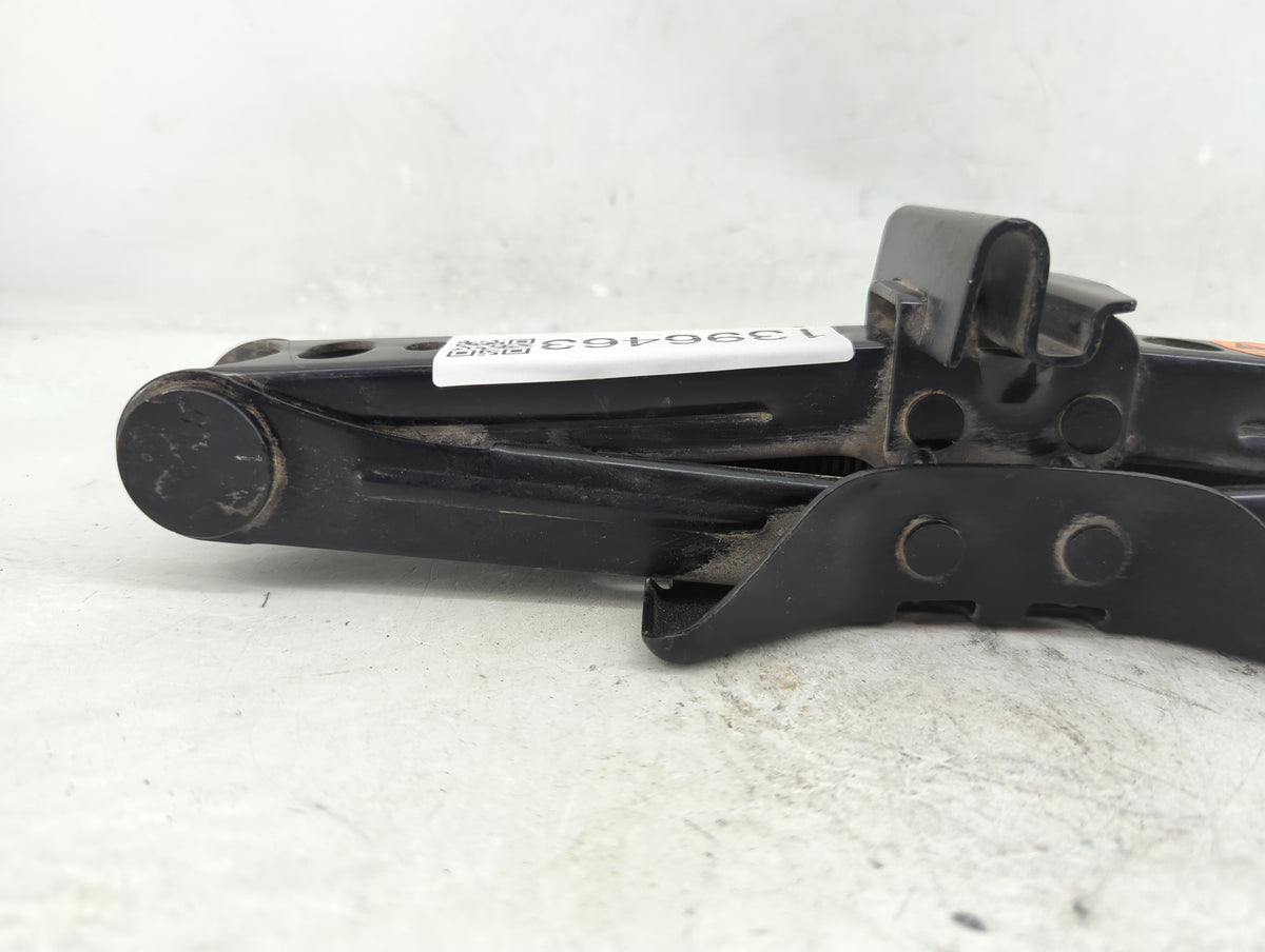 2013 Ford Focus Spare Scissor Car Jack 1396463 - Oemusedautoparts1.com