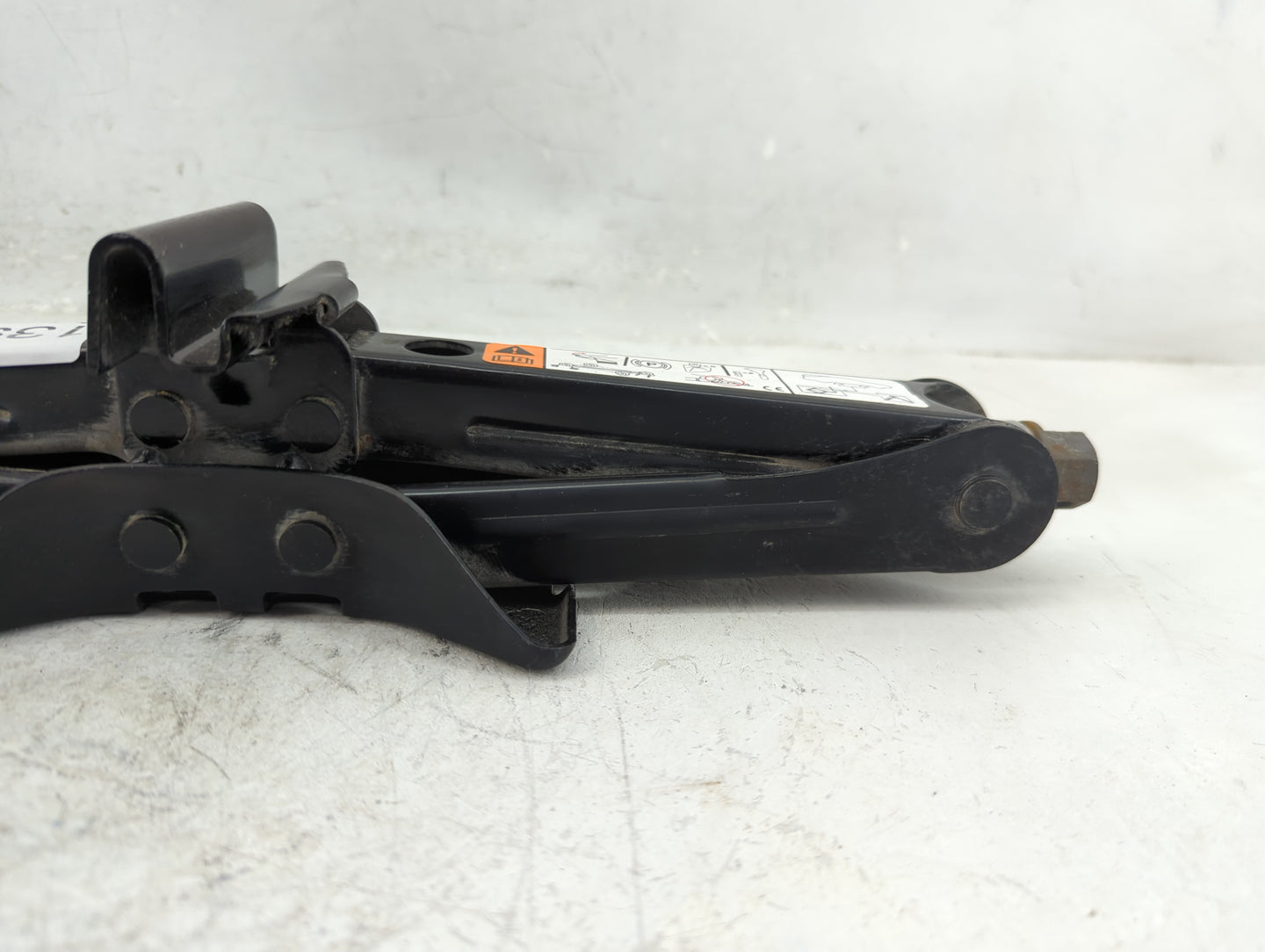 2013 Ford Focus Spare Scissor Car Jack 1396463 - Oemusedautoparts1.com