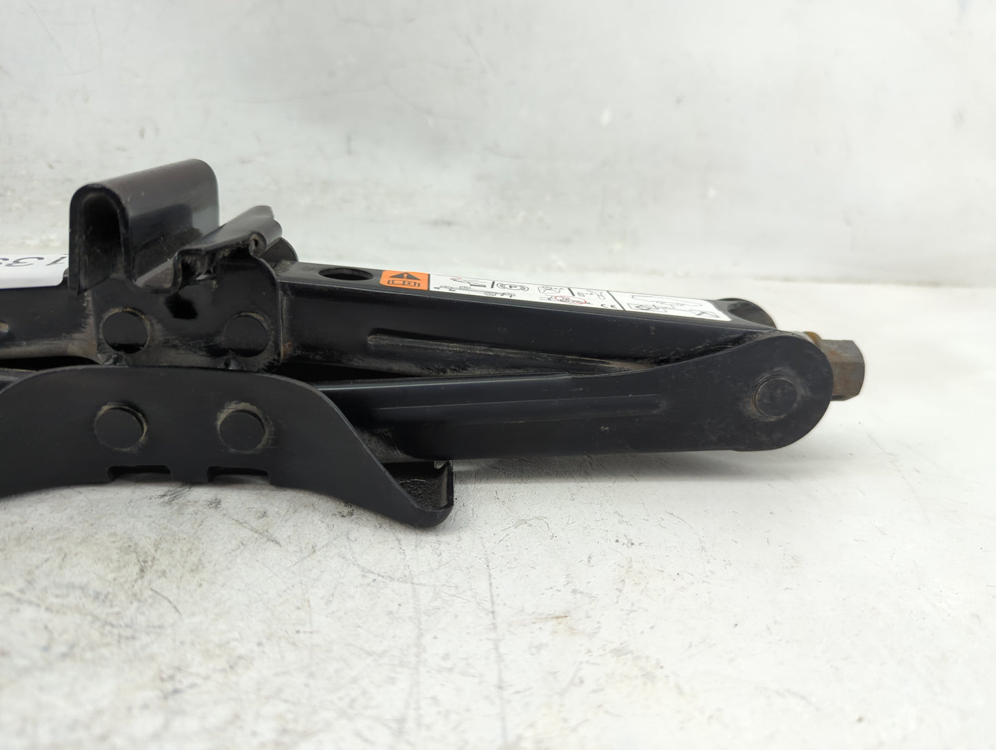 2013 Ford Focus Spare Scissor Car Jack 1396463 - Oemusedautoparts1.com