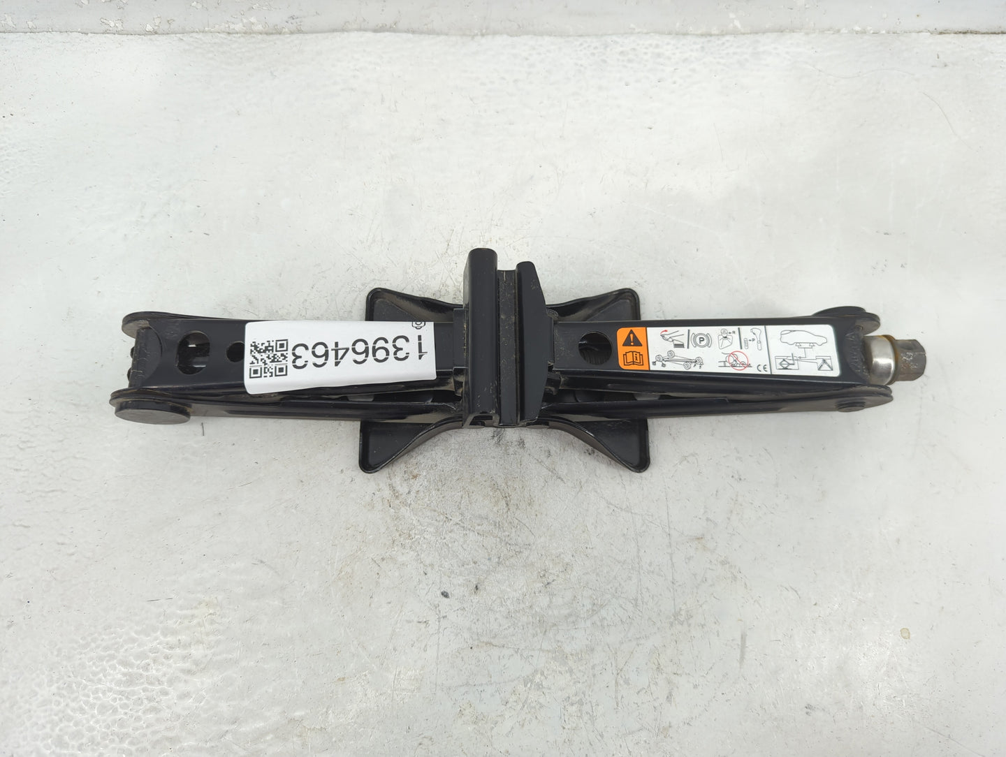 2013 Ford Focus Spare Scissor Car Jack 1396463 - Oemusedautoparts1.com