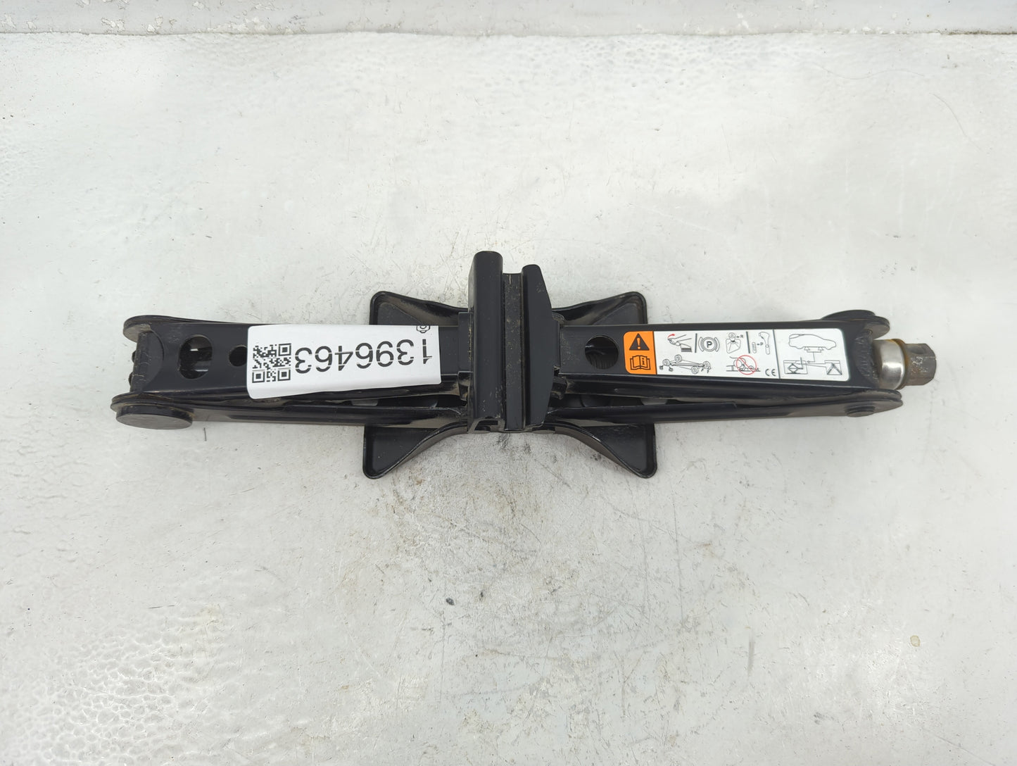 2013 Ford Focus Spare Scissor Car Jack 1396463 - Oemusedautoparts1.com