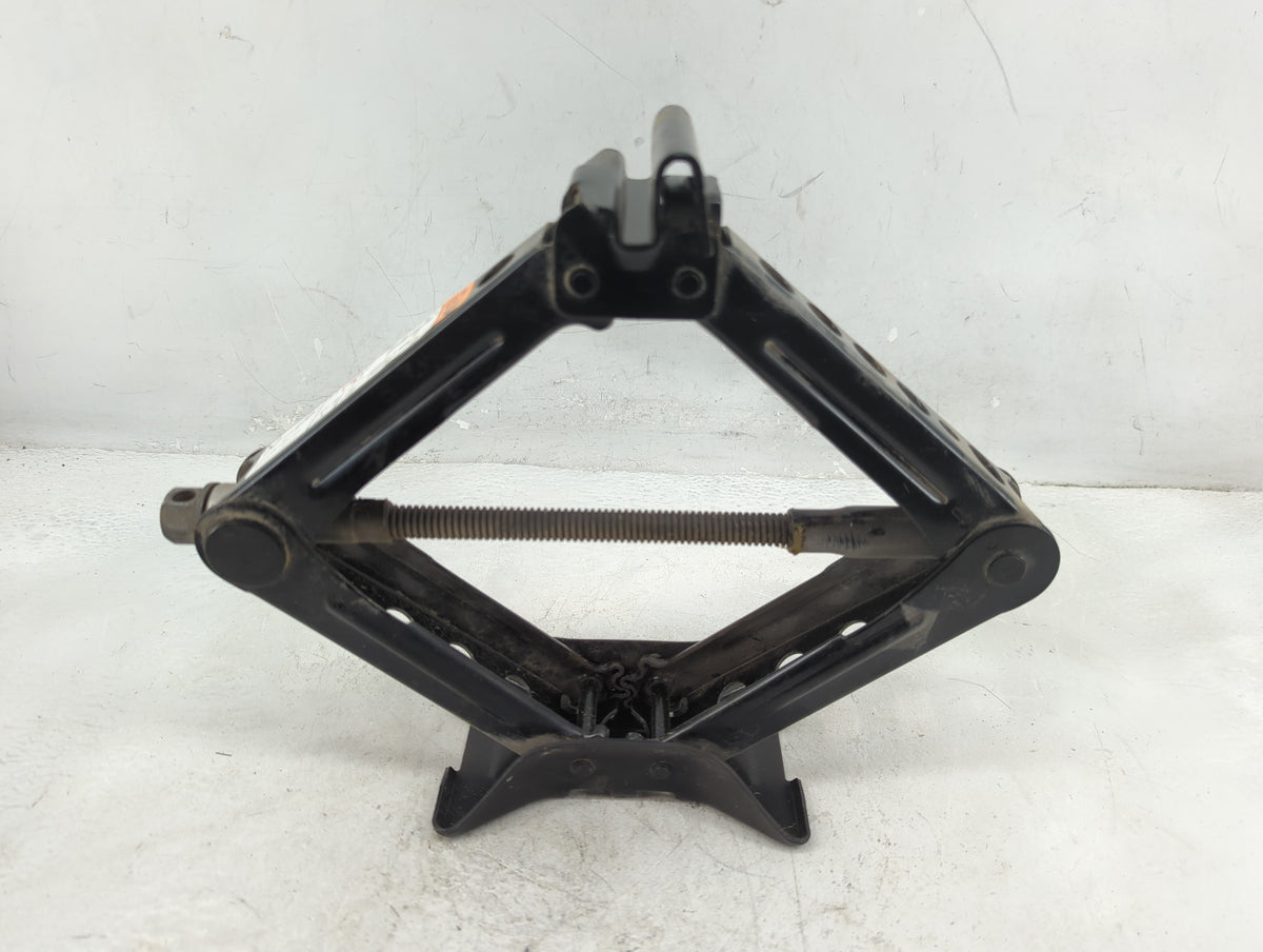 2013 Ford Focus Spare Scissor Car Jack 1396490 - Oemusedautoparts1.com