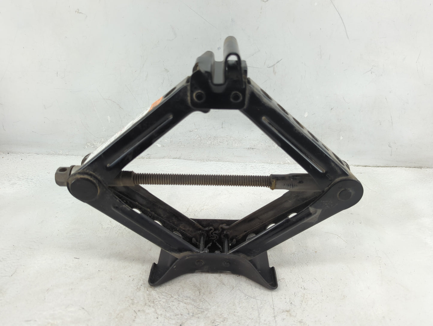2013 Ford Focus Spare Scissor Car Jack - Oemusedautoparts1.com