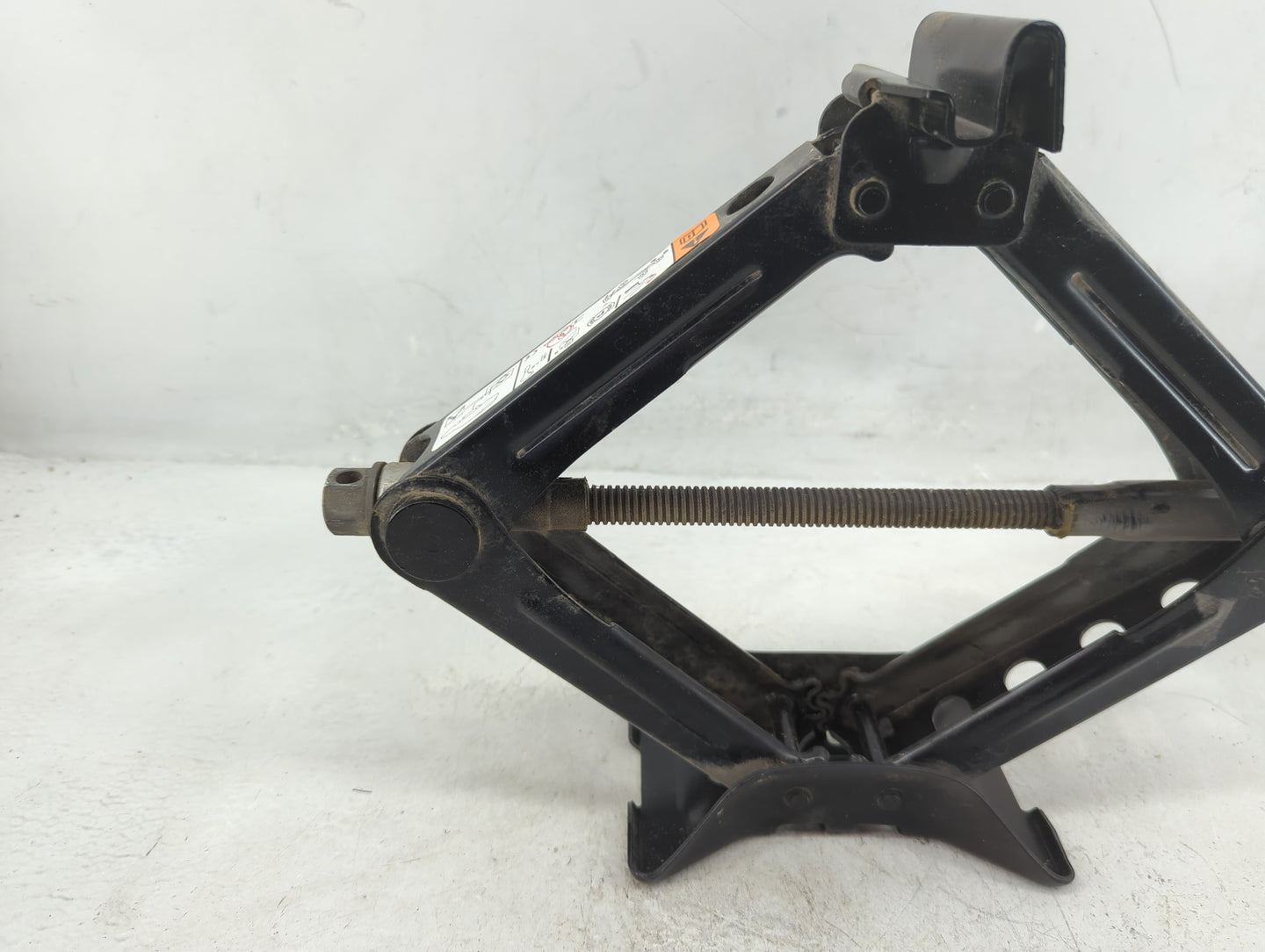 2013 Ford Focus Spare Scissor Car Jack 1396490 - Oemusedautoparts1.com
