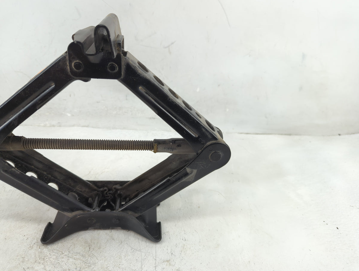 2013 Ford Focus Spare Scissor Car Jack 1396490 - Oemusedautoparts1.com