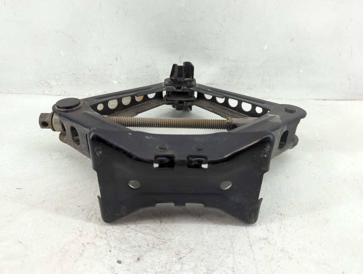 2013 Ford Focus Spare Scissor Car Jack 1396490 - Oemusedautoparts1.com