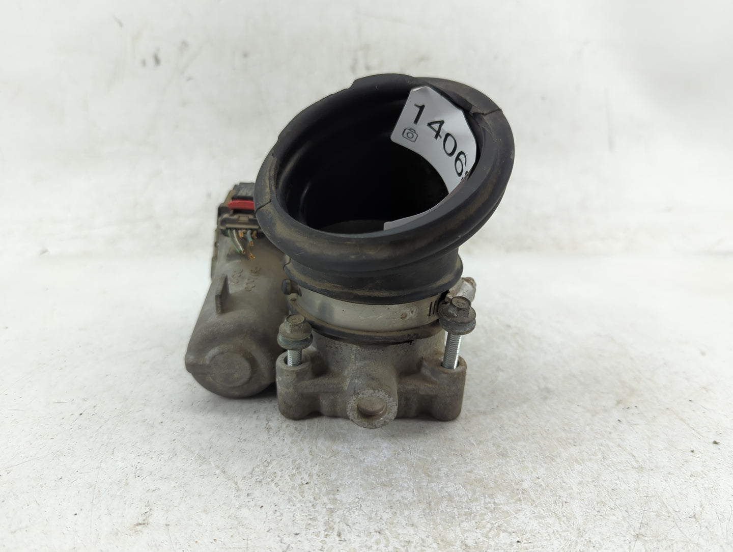 2012-2013 Ford Focus Throttle Body P/N:CM5E9F991AD Fits Fits 2012 2013 2014 2015 2016 2017 OEM Used Auto Parts - Oemusedauto