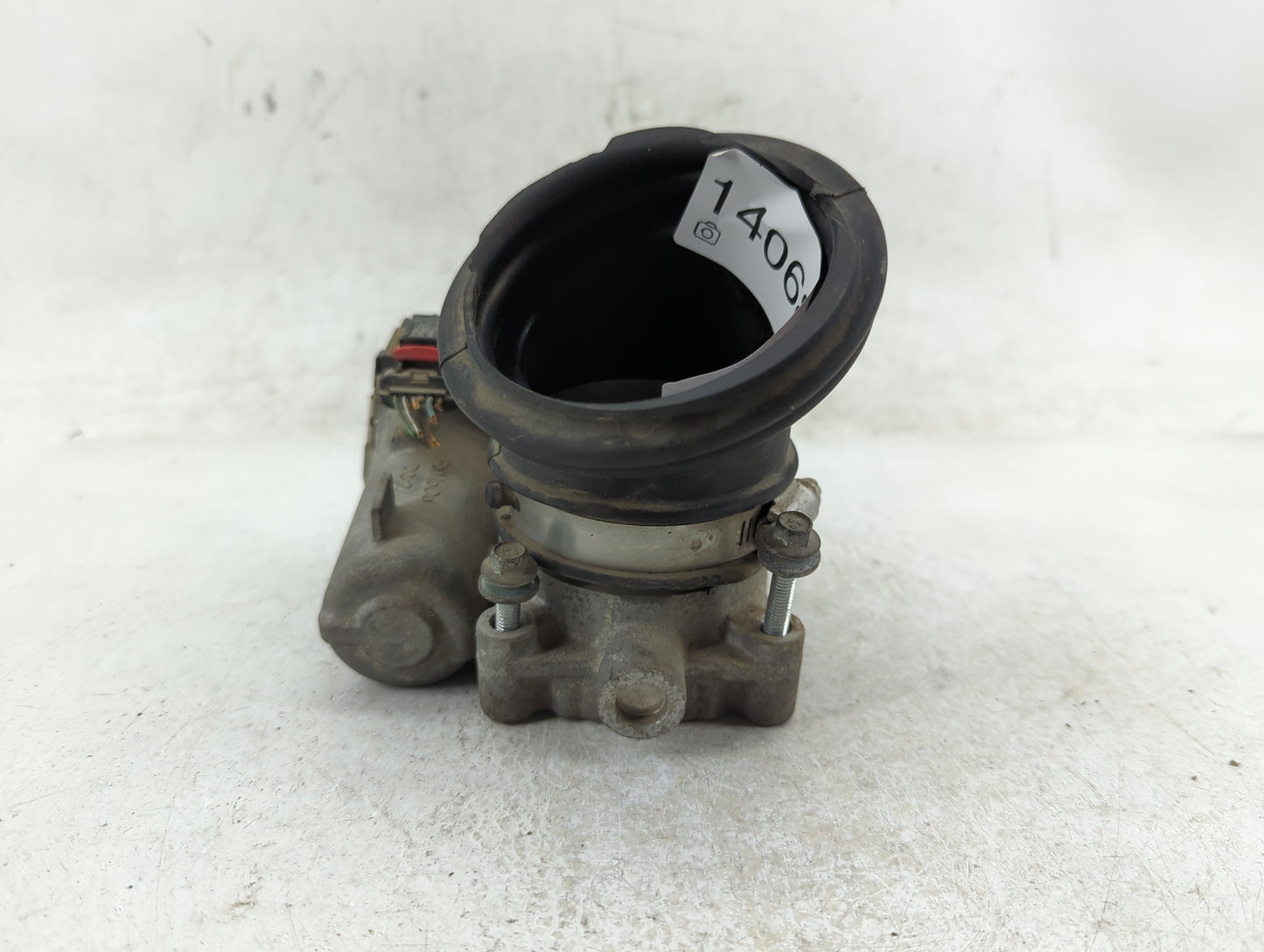 2012-2013 Ford Focus Throttle Body P/N:CM5E9F991AD Fits Fits 2012 2013 2014 2015 2016 2017 OEM Used Auto Parts - Oemusedauto