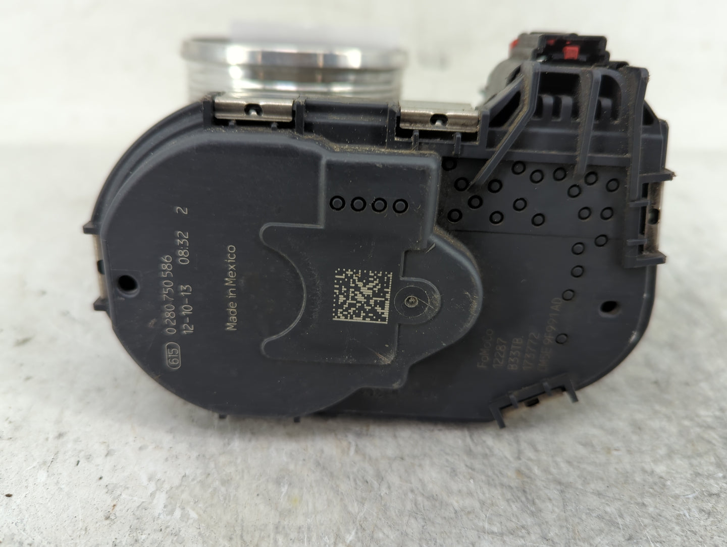 2012-2013 Ford Focus Throttle Body P/N:CM5E 9F991 AD 0 280 750 586 Fits Fits 2012 2013 2014 2015 2016 2017 OEM Used Auto Par